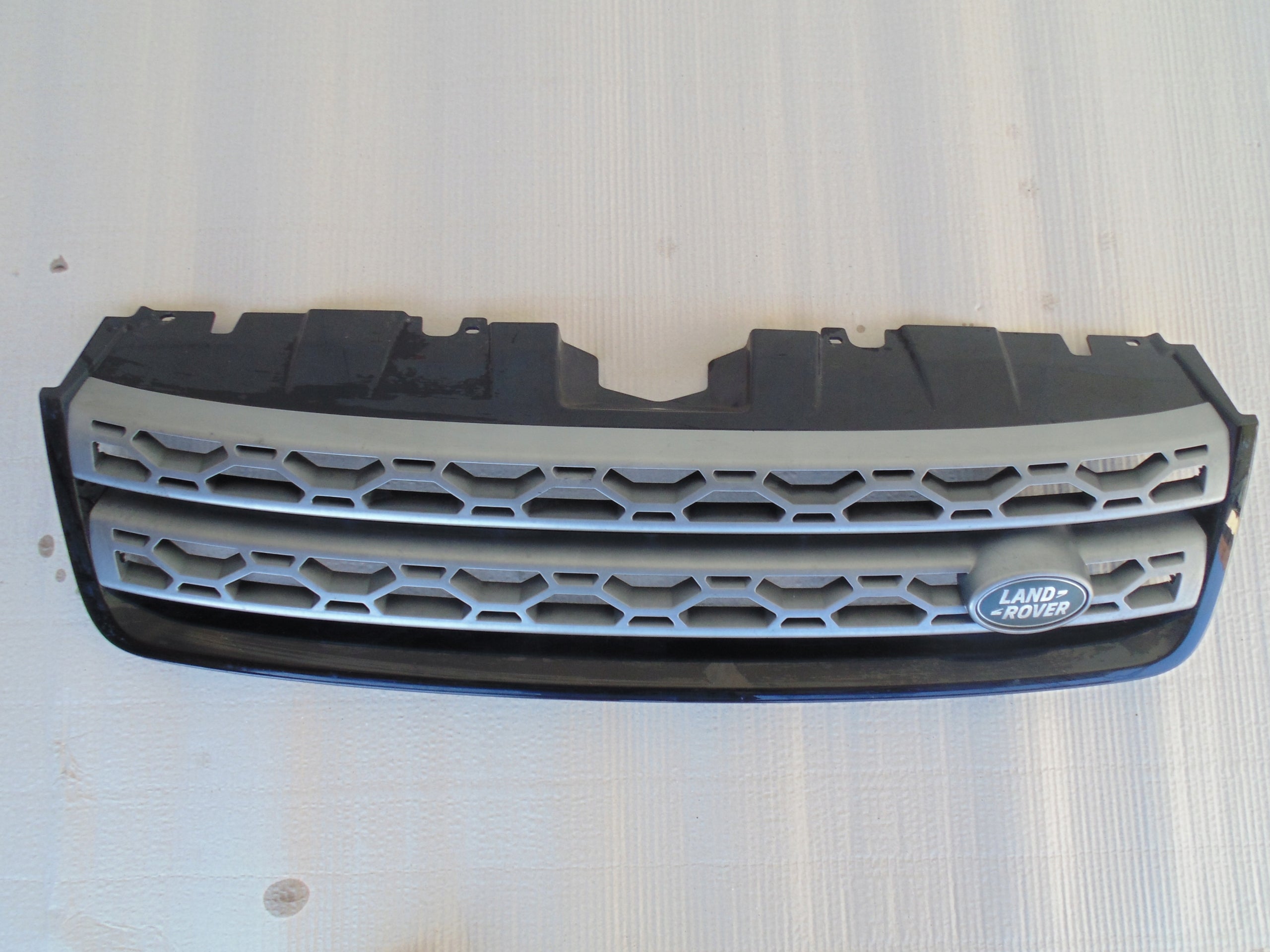 Land Rover ROVER DISCOVERY SPORT FRONTGRILL FK728A100AEFK728A100BEFK728A100CEFK728A100DEFK728A100AEEFK728A100FEFK728A100GDFK728A100HD