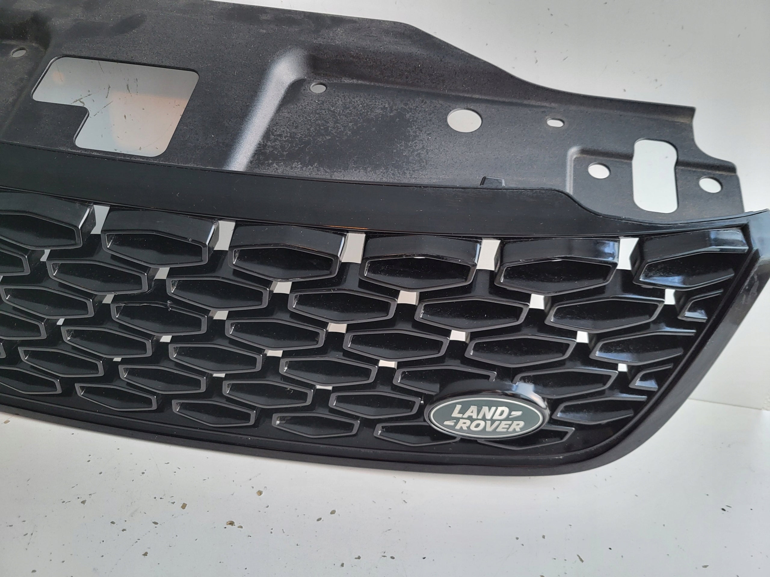 Land Rover ROVER DISCOVERY V 5 FRONTGRILL HY328200HY3M8200