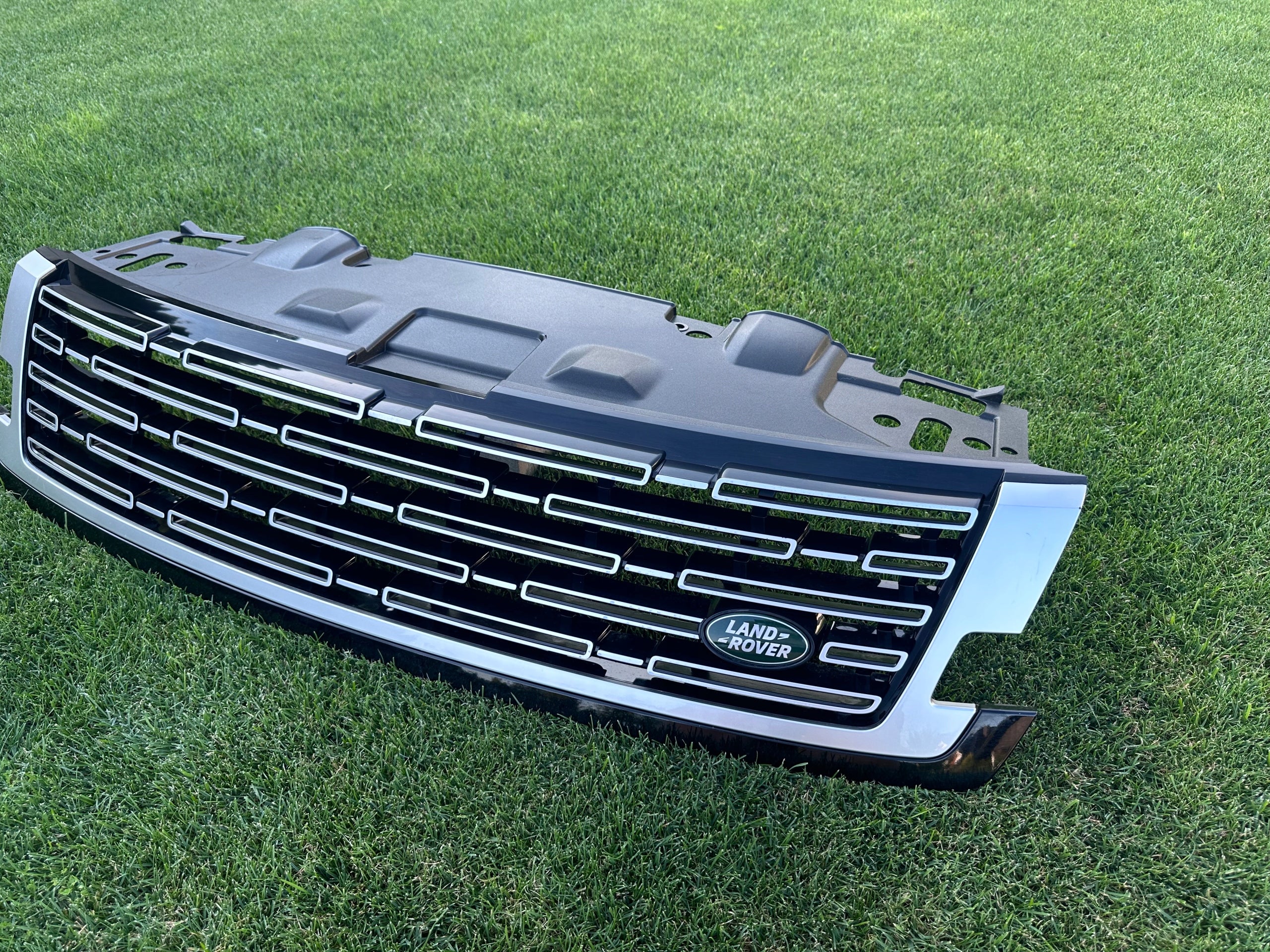 Kühlergrill Land Rover RANGE ROVER L460 FRONTGRILL M8E28200 Kühlergitter