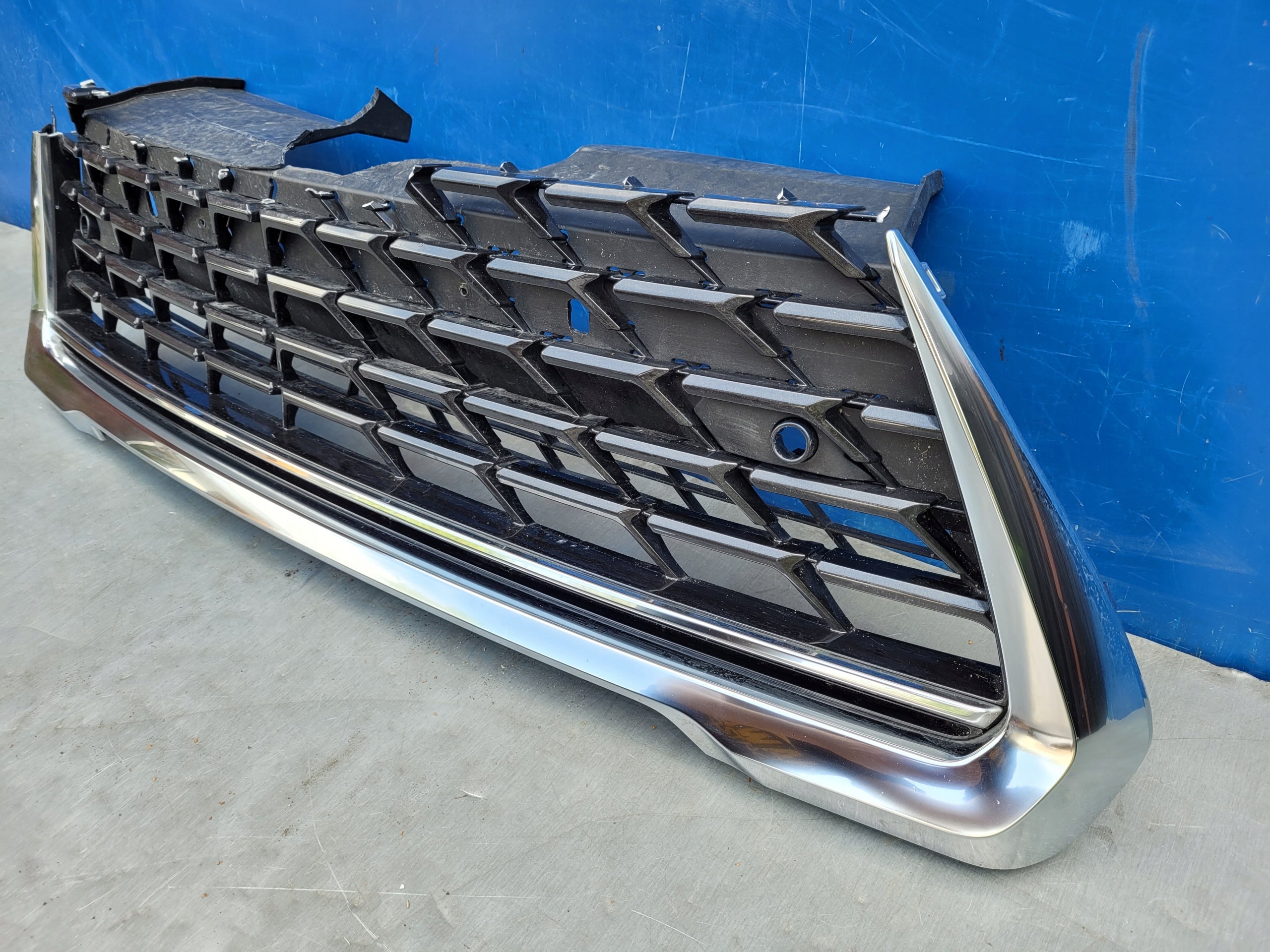 Kühlergrill Lexus IS UX FRONTGRILL 7053122760 Kühlergitter