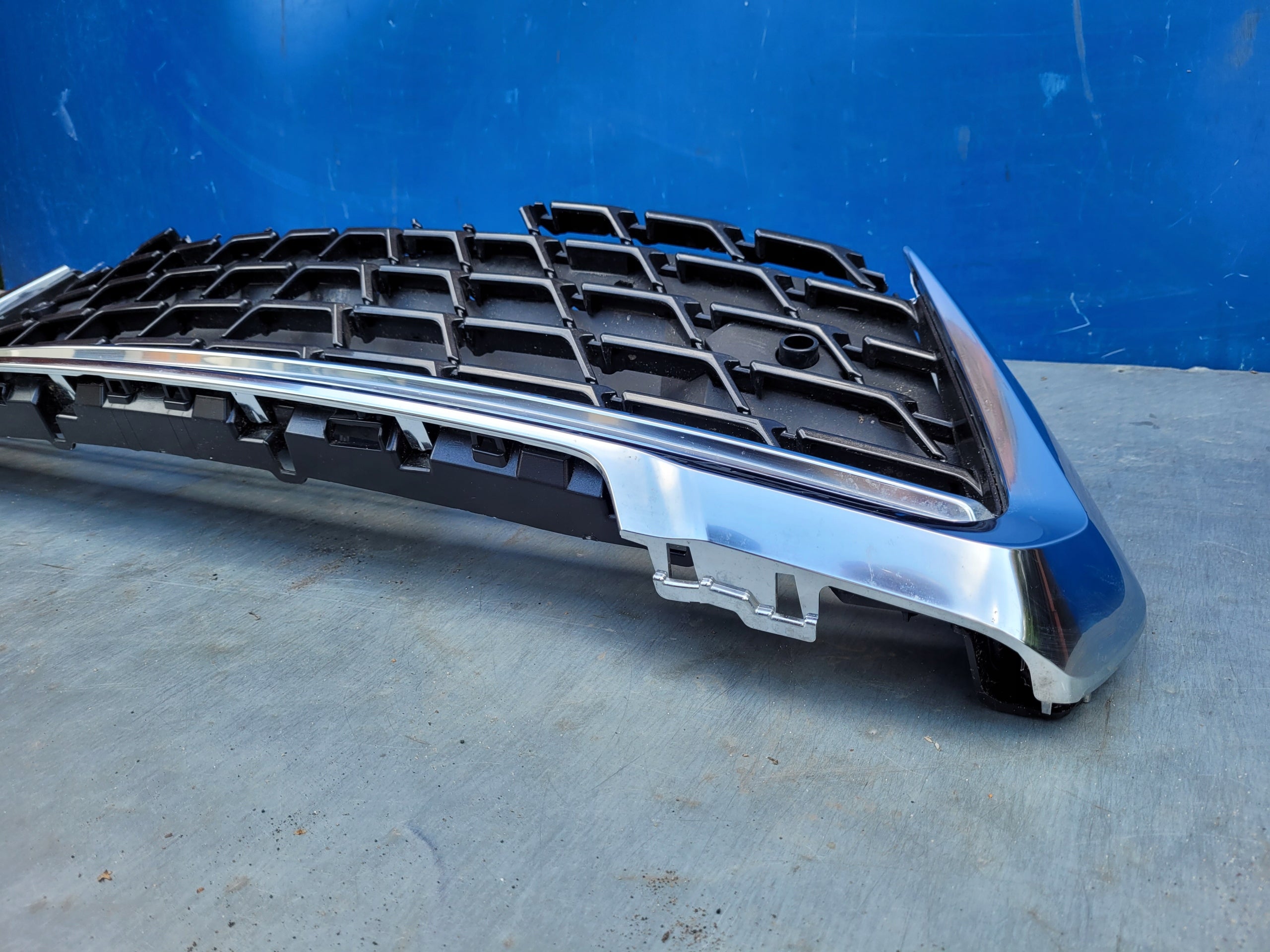 Kühlergrill Lexus IS UX FRONTGRILL 7053122760 Kühlergitter