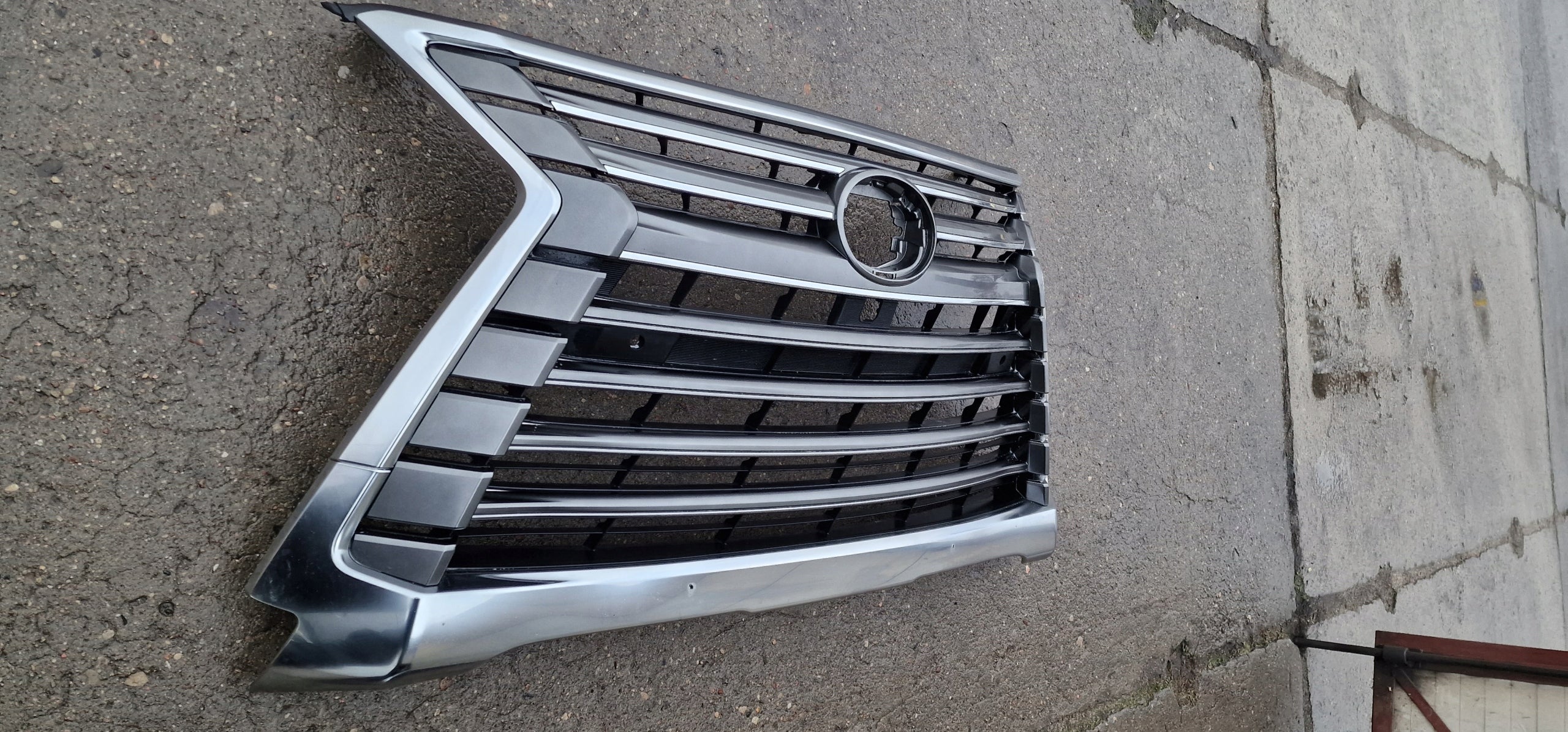 Kühlergrill Lexus LX FRONTGRILL 5310160570 Kühlergitter