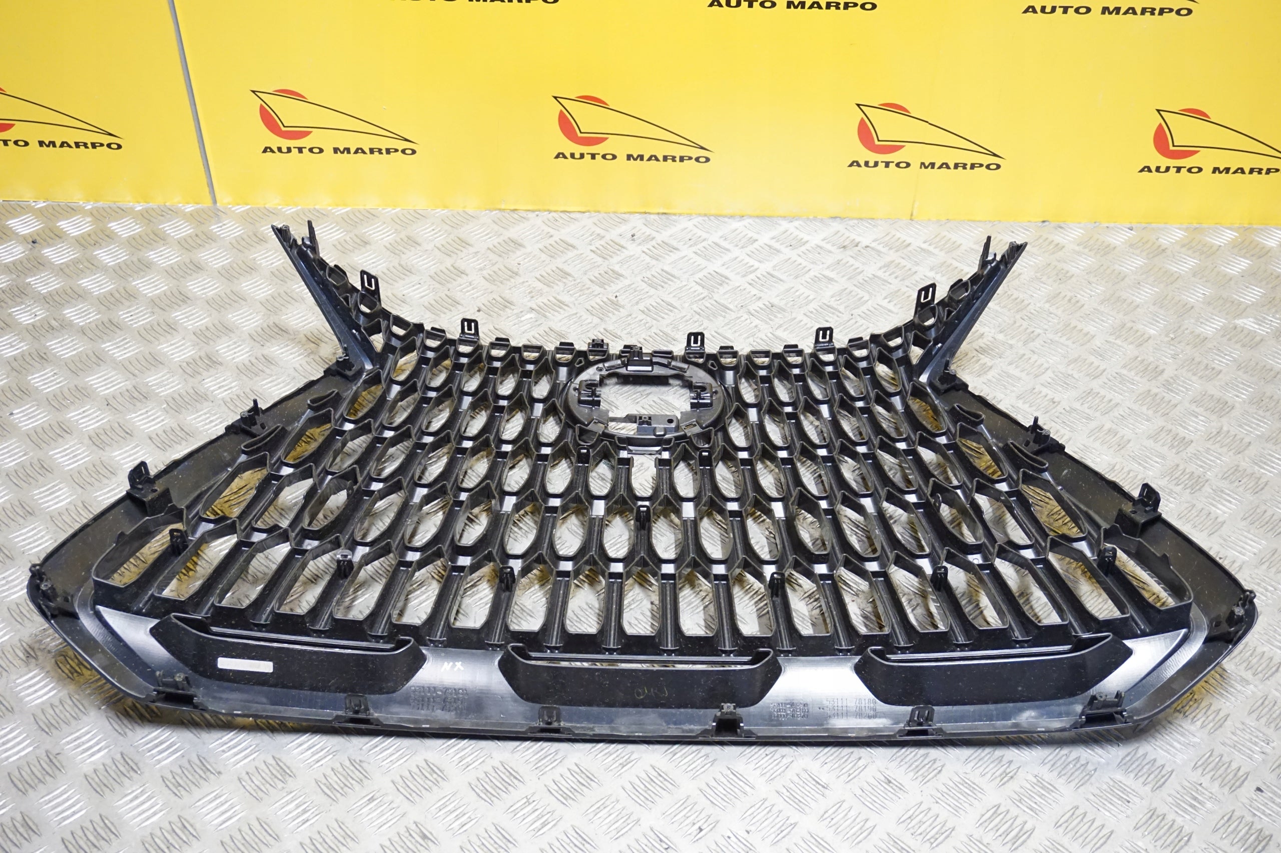 Kühlergrill Lexus NX RZ FRONTGRILL 5311178180 Kühlergitter