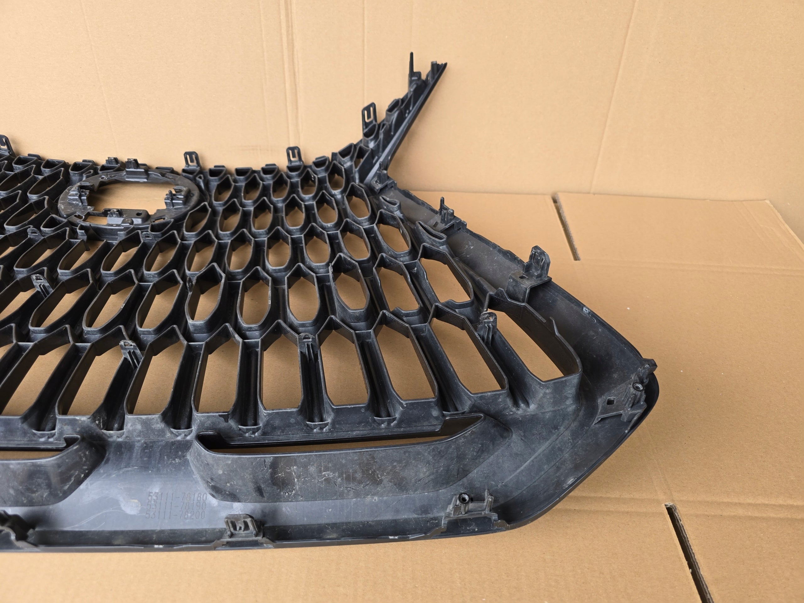 Kühlergrill Lexus NX FRONTGRILL 5311178180 Kühlergitter