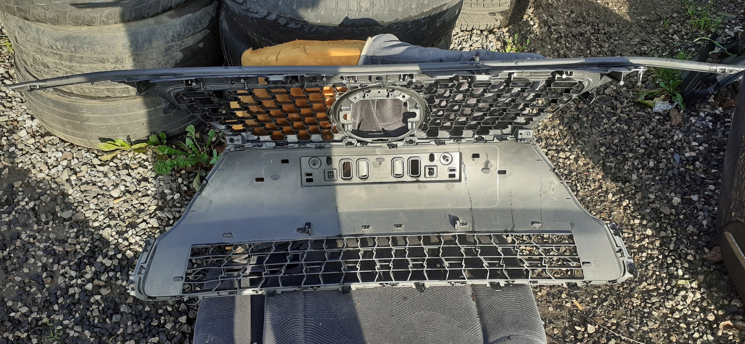 Kühlergrill Lexus UX FRONTGRILL 5311176030 Kühlergitter