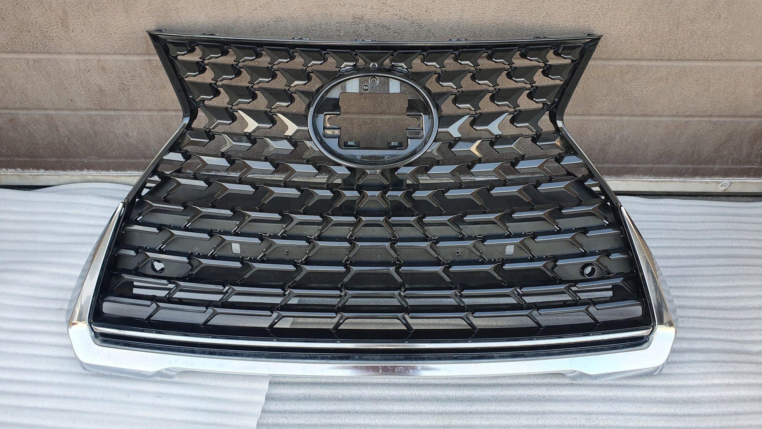 Kühlergrill Lexus UX FRONTGRILL 2040531117 Kühlergitter