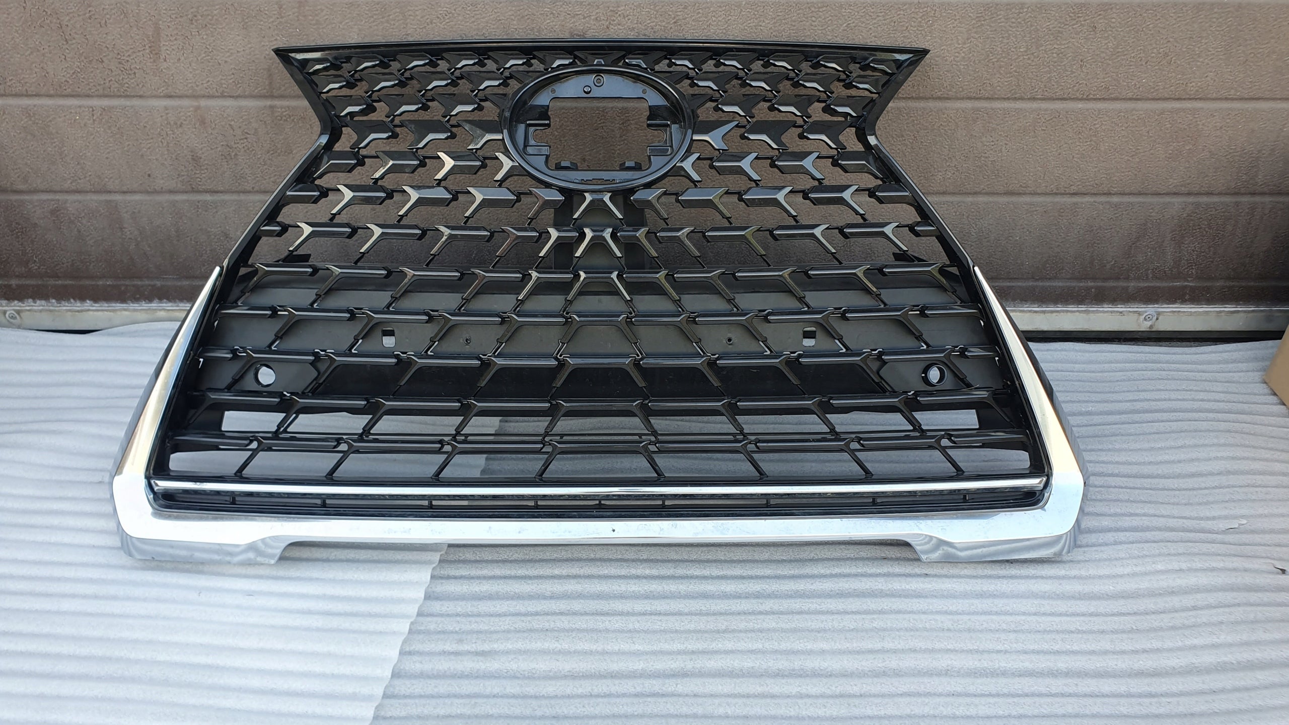 Kühlergrill Lexus UX FRONTGRILL 2040531117 Kühlergitter