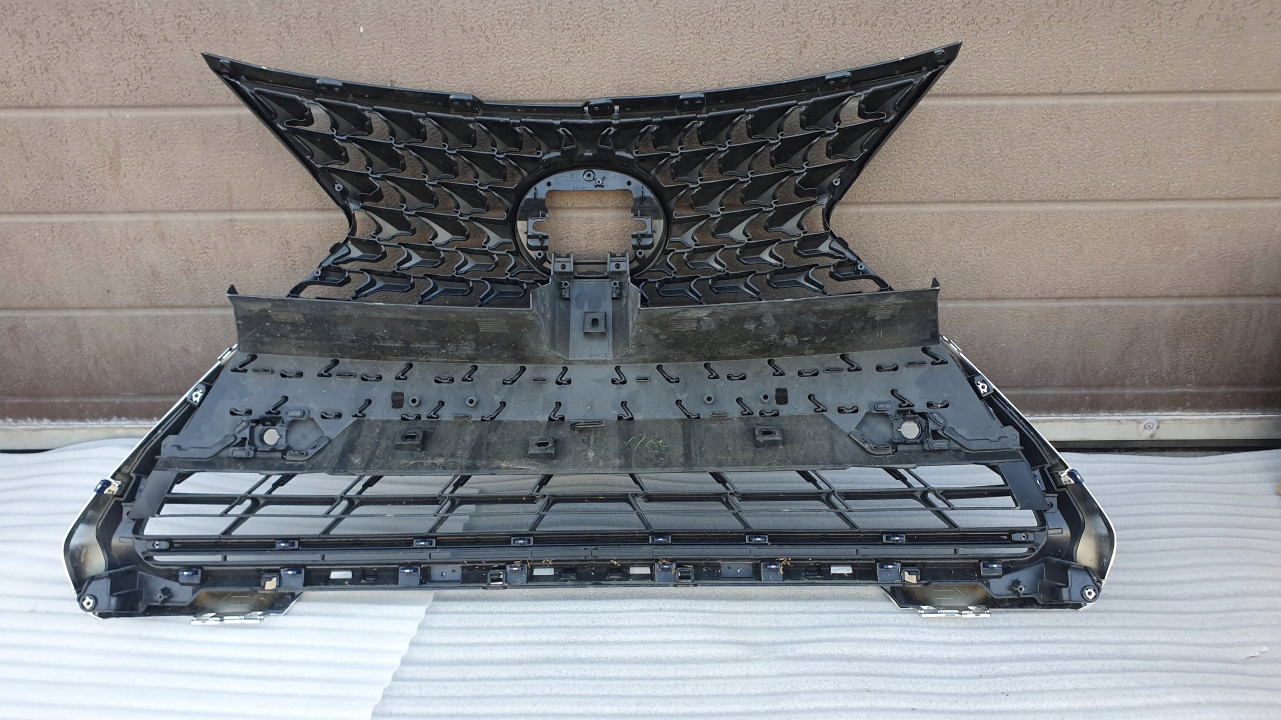 Kühlergrill Lexus UX FRONTGRILL 2040531117 Kühlergitter