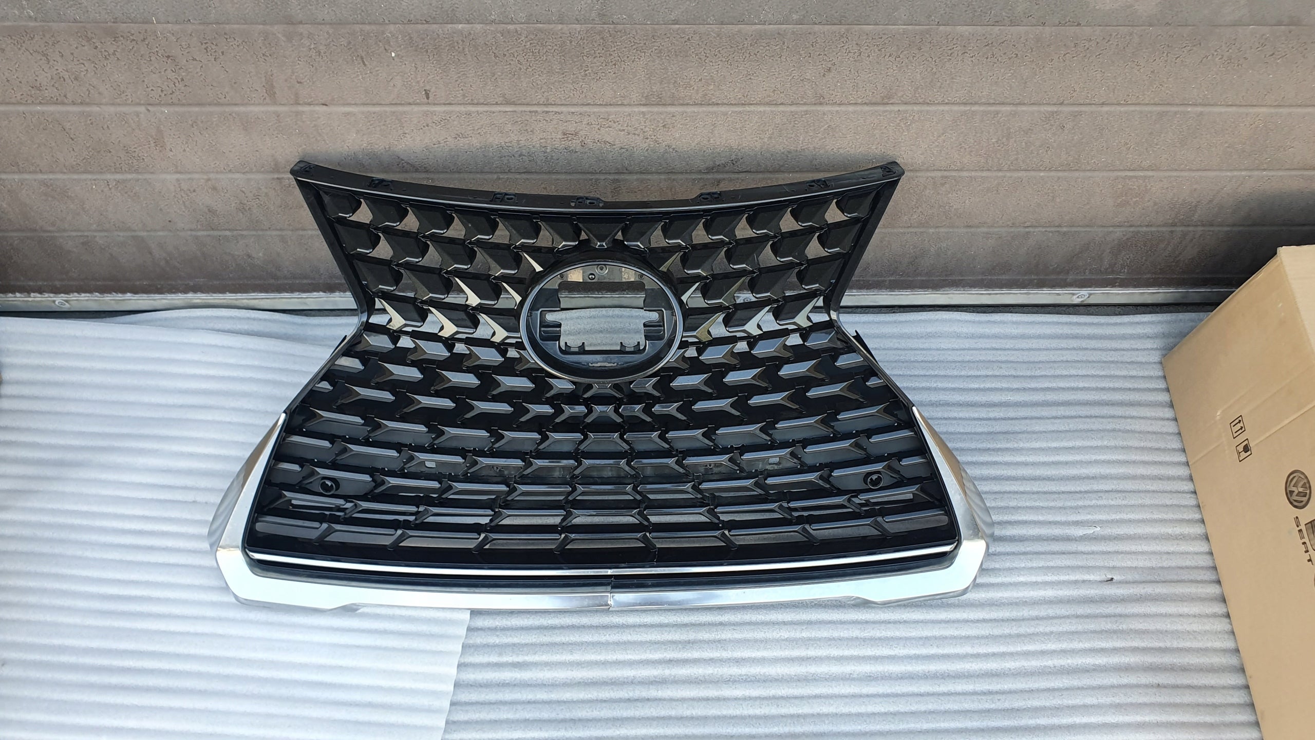 Kühlergrill Lexus UX FRONTGRILL 2040531117 Kühlergitter