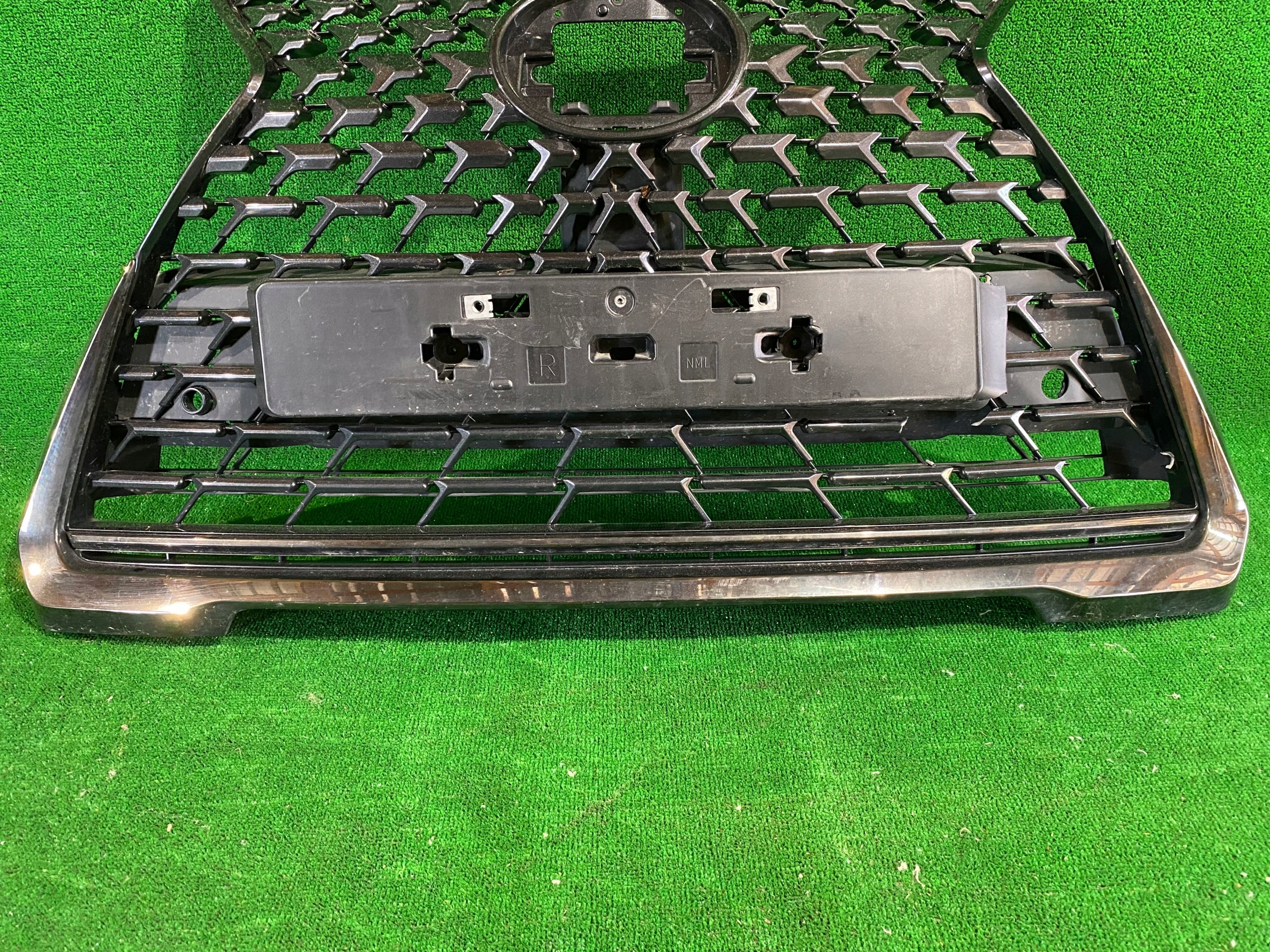 Kühlergrill Lexus UX FRONTGRILL 7053122760 Kühlergitter