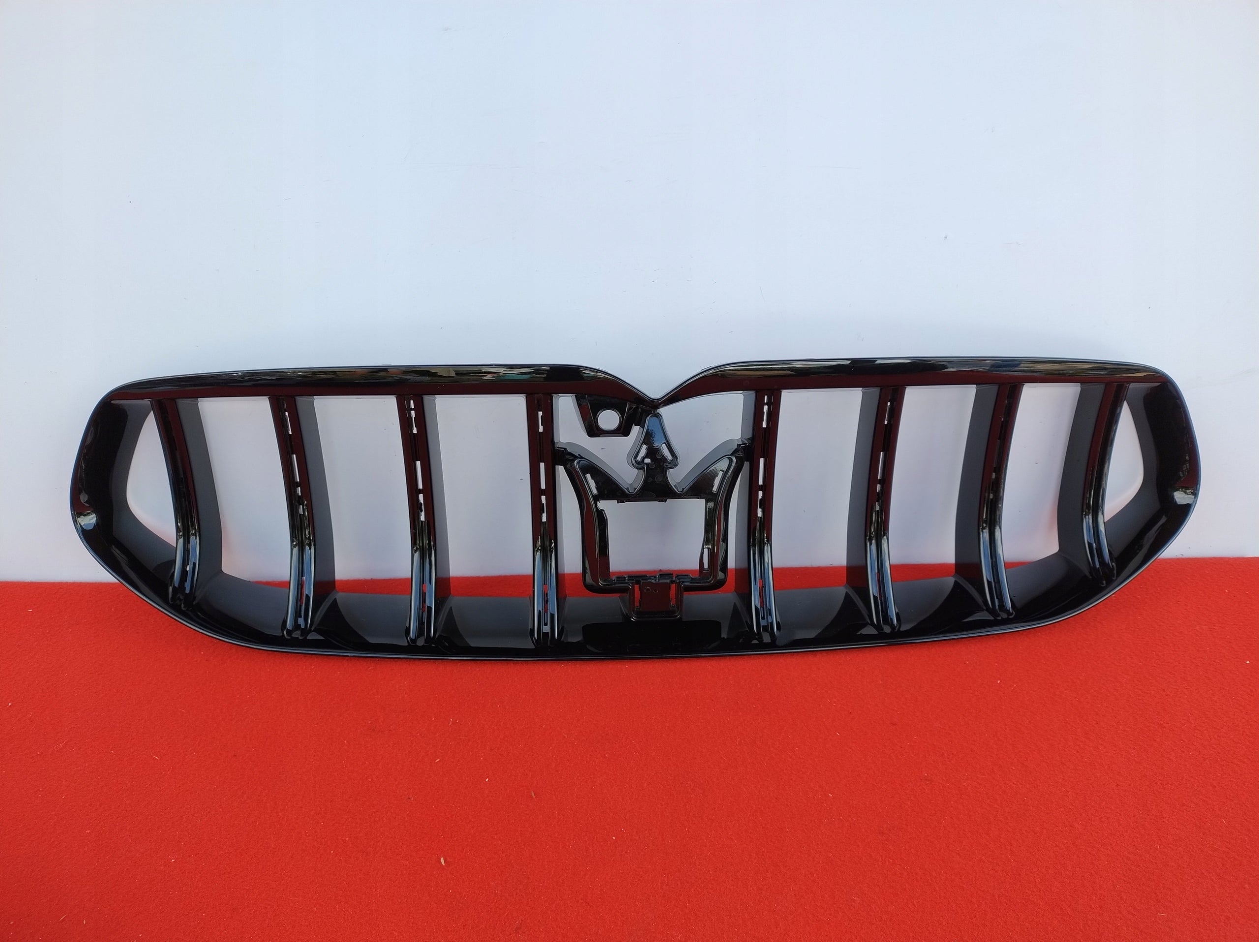 Kühlergrill Maserati I GRECALE 1 2 6 FRONTGRILL 670170829 Kühlergitter