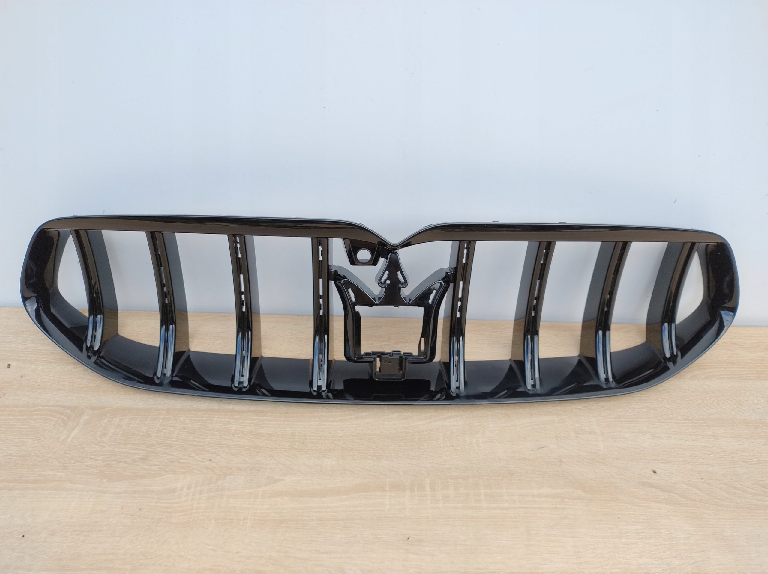 Kühlergrill Maserati I GRECALE 1 2 6 FRONTGRILL 670170829 Kühlergitter