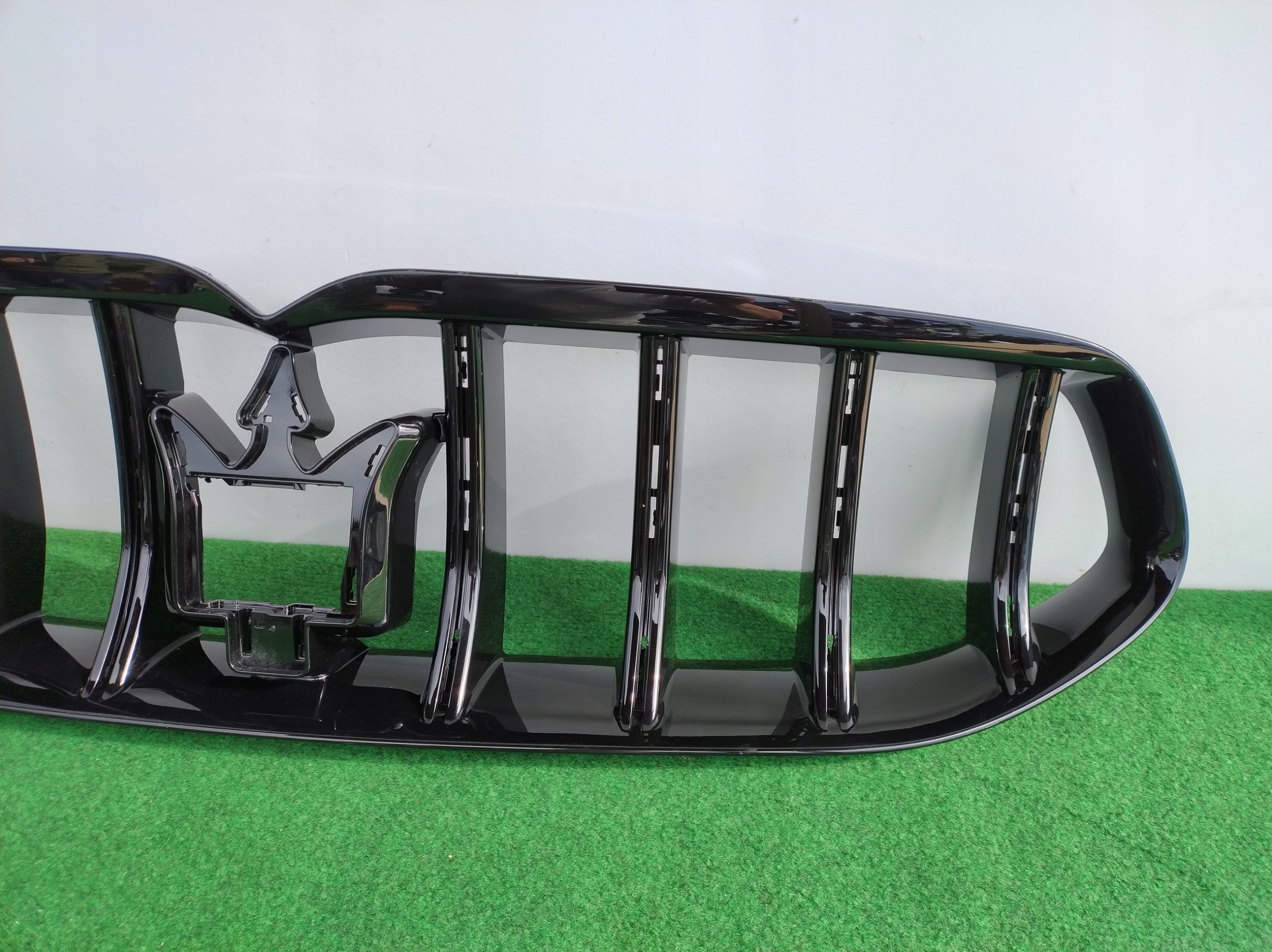 Kühlergrill Maserati 2 6 1 I GRECALE 5 FRONTGRILL 670170829 Kühlergitter