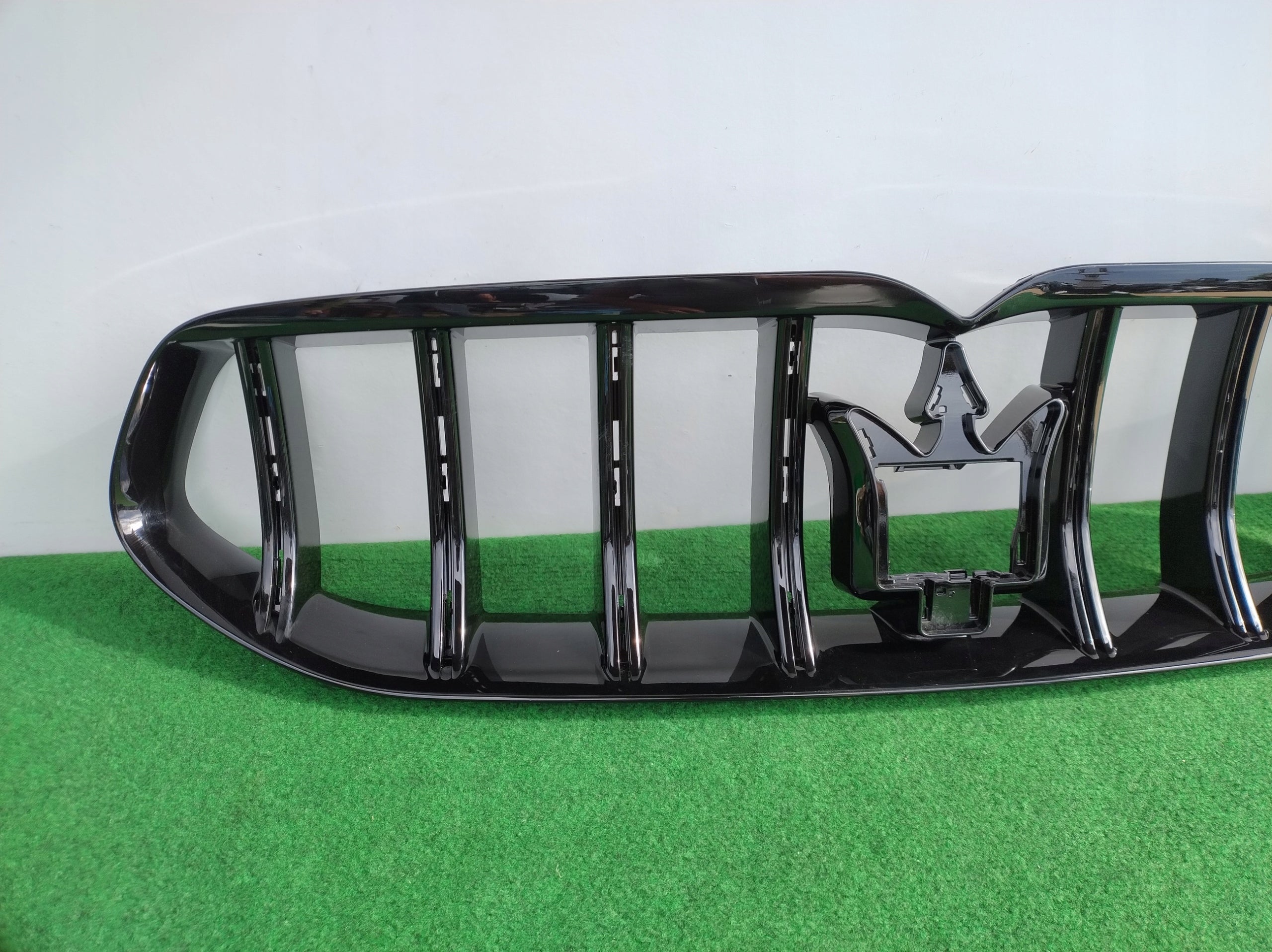 Kühlergrill Maserati 2 6 1 I GRECALE 5 FRONTGRILL 670170829 Kühlergitter