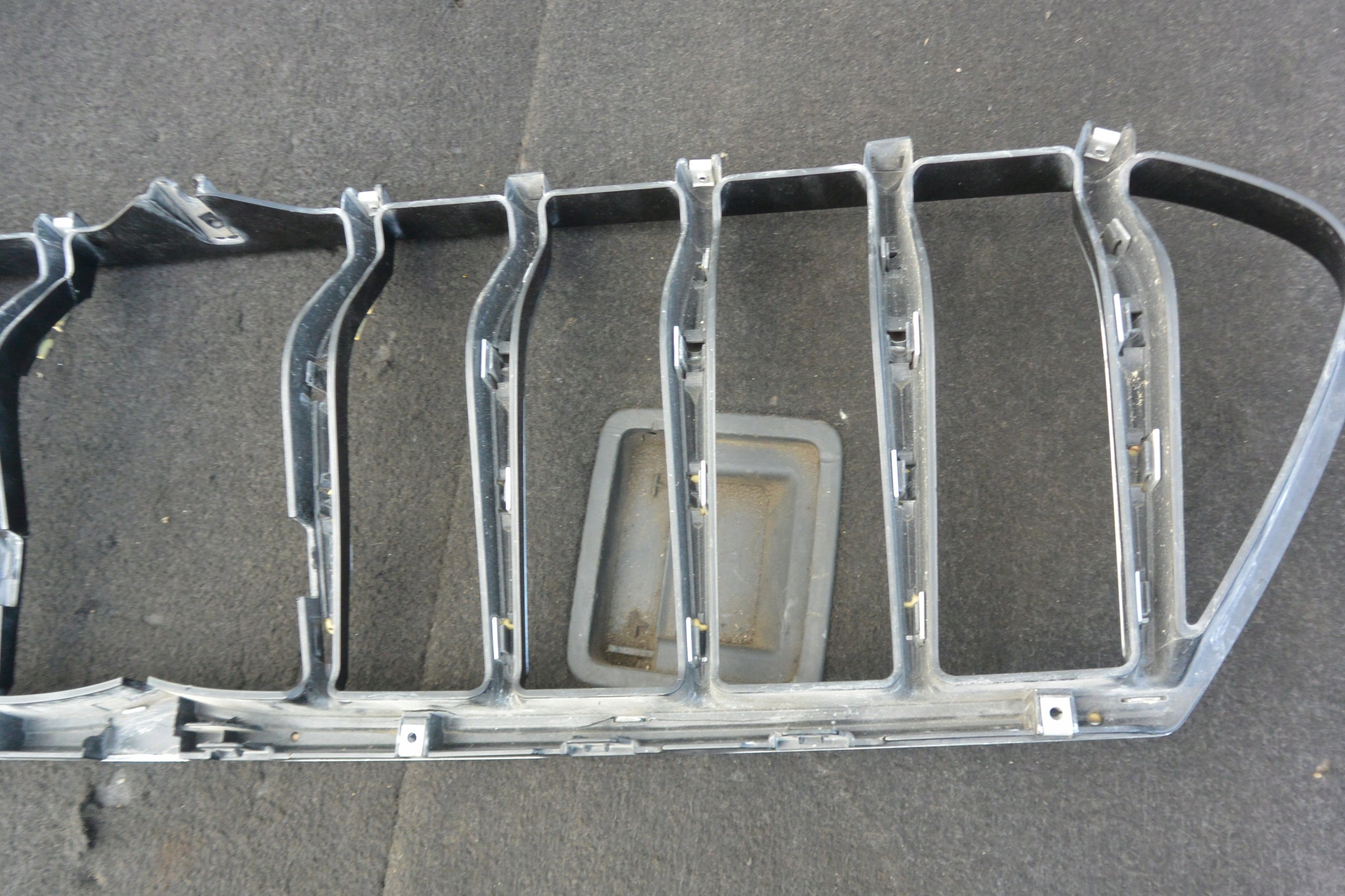 Kühlergrill Maserati GHIBLI 1 5 I GHIBLI 2 FRONTGRILL 670097576 Kühlergitter