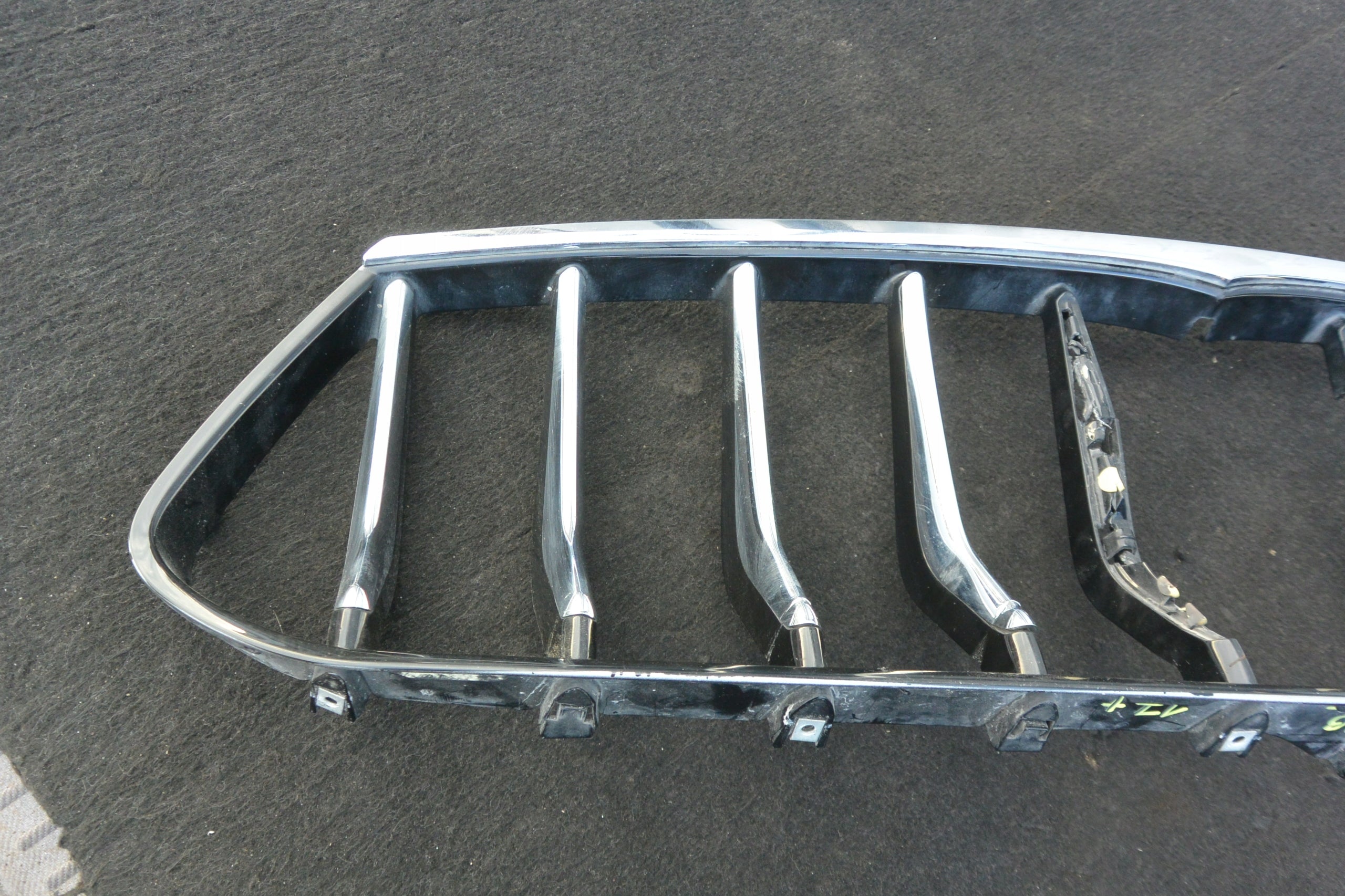 Kühlergrill Maserati GHIBLI 1 5 I GHIBLI 2 FRONTGRILL 670097576 Kühlergitter