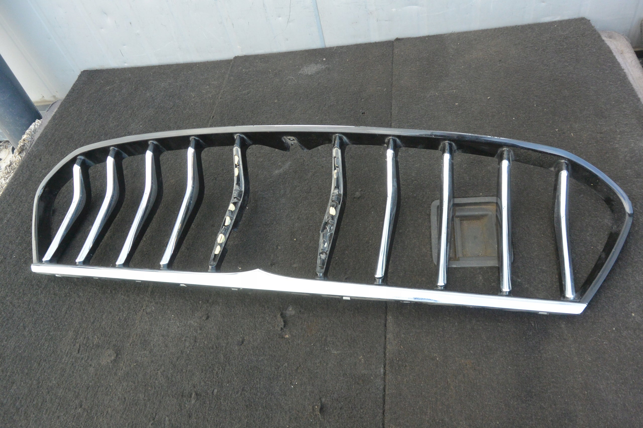 Kühlergrill Maserati GHIBLI 1 5 I GHIBLI 2 FRONTGRILL 670097576 Kühlergitter