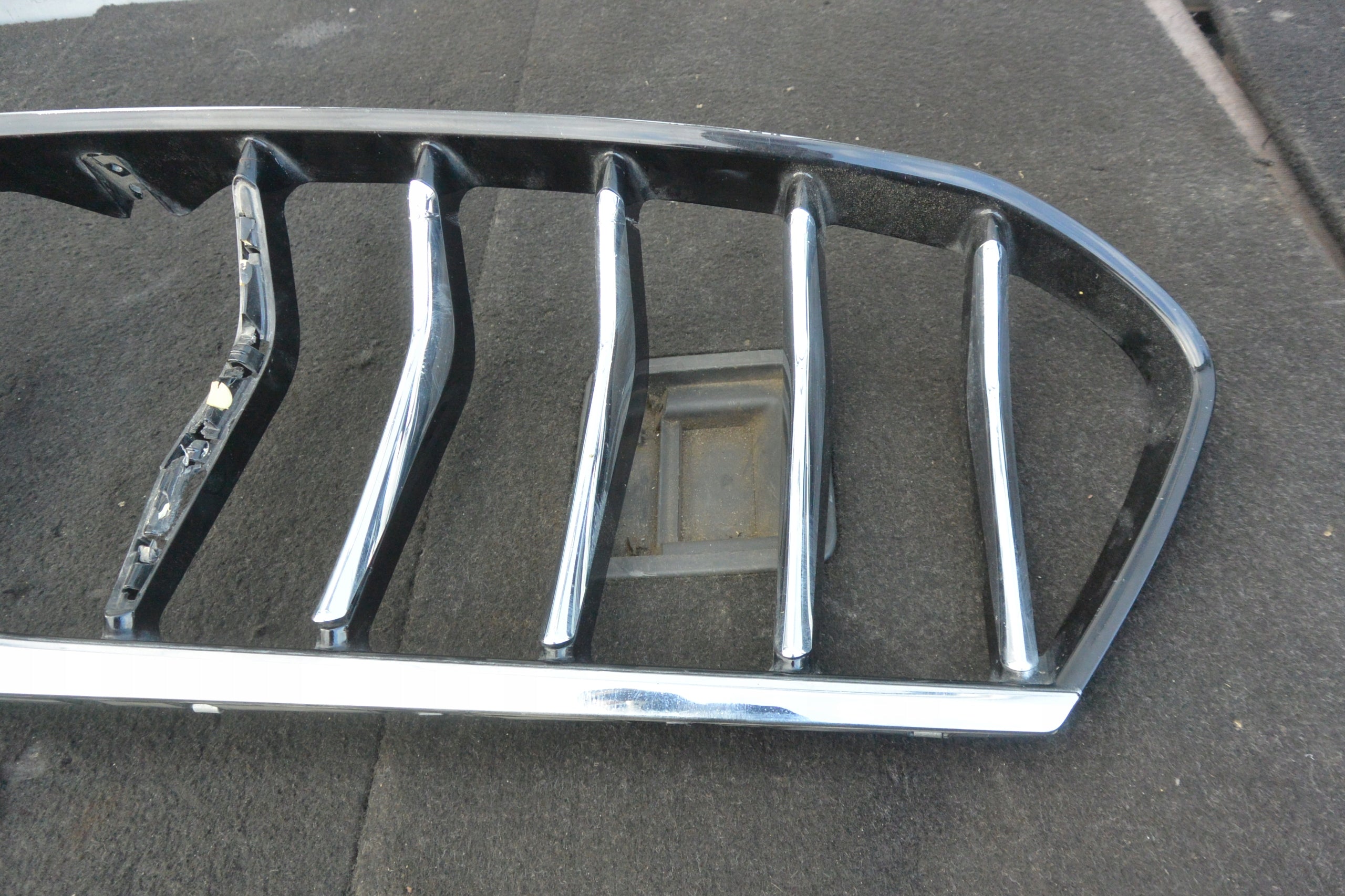 Kühlergrill Maserati GHIBLI 1 5 I GHIBLI 2 FRONTGRILL 670097576 Kühlergitter