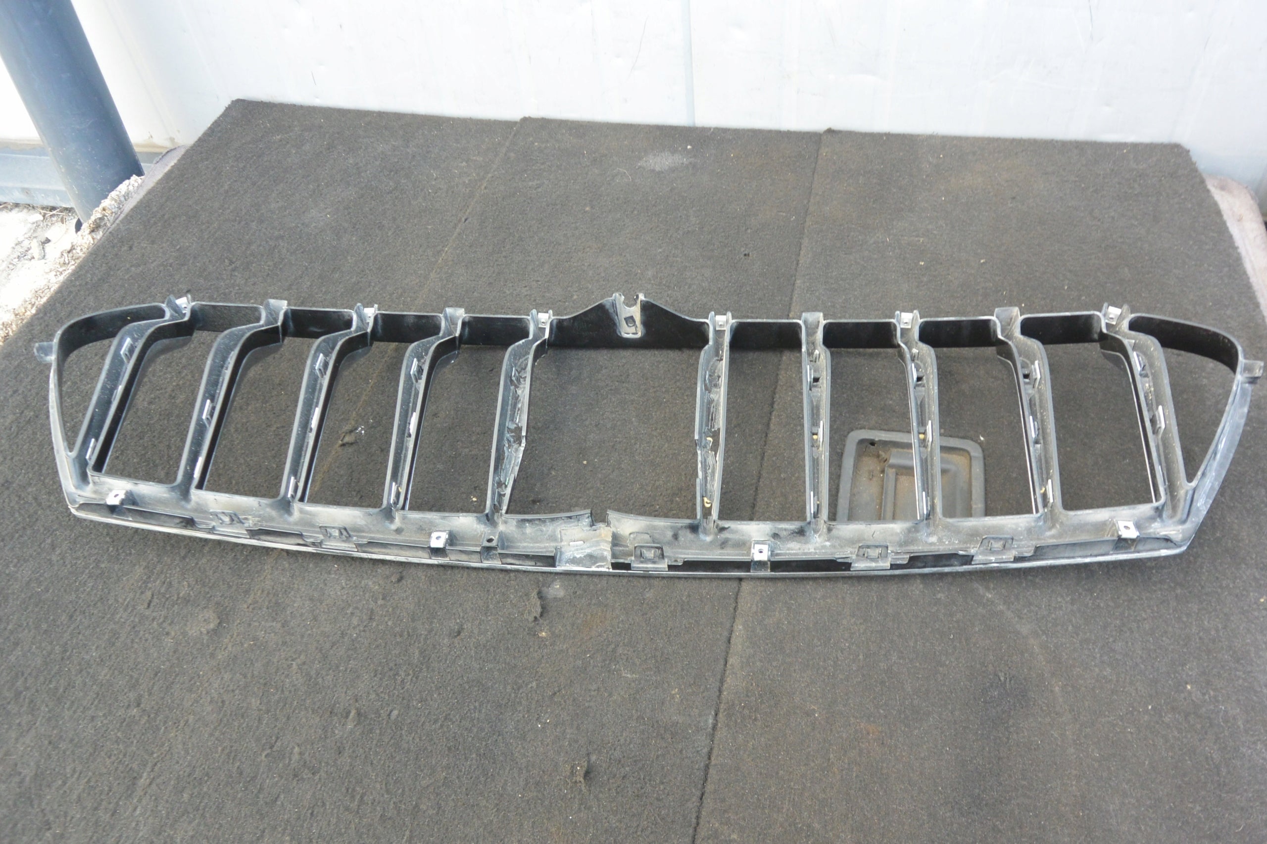 Kühlergrill Maserati GHIBLI 1 5 I GHIBLI 2 FRONTGRILL 670097576 Kühlergitter