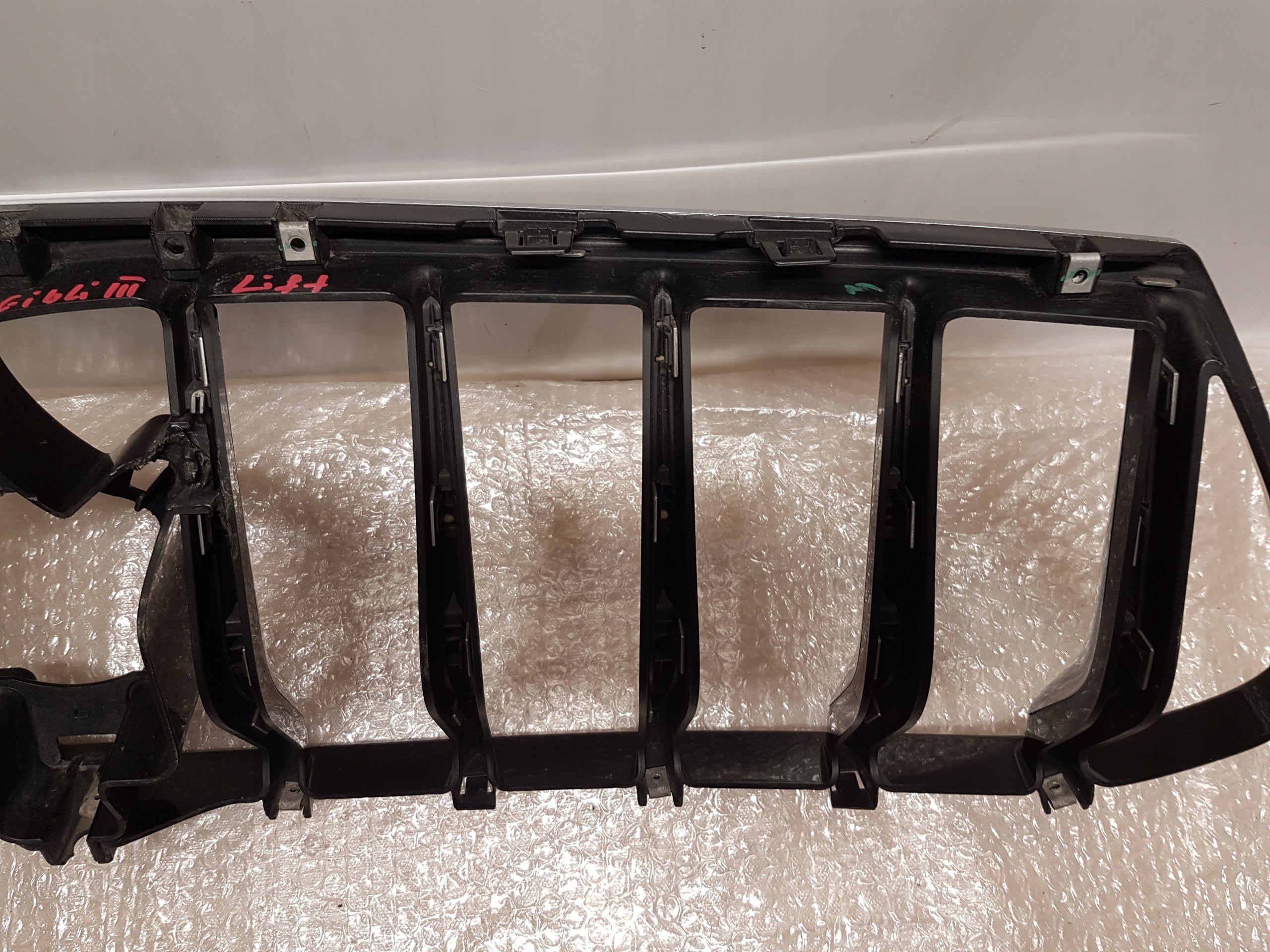 Kühlergrill Maserati 2 6 1 I GHIBLI 5 FRONTGRILL 670097576 Kühlergitter