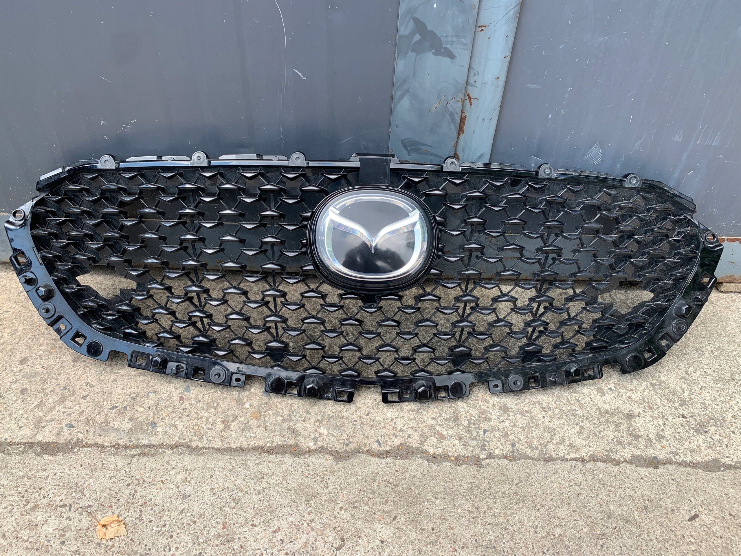 Kühlergrill Mazda 2 GJ FRONTGRILL kDGJ15071 Kühlergitter