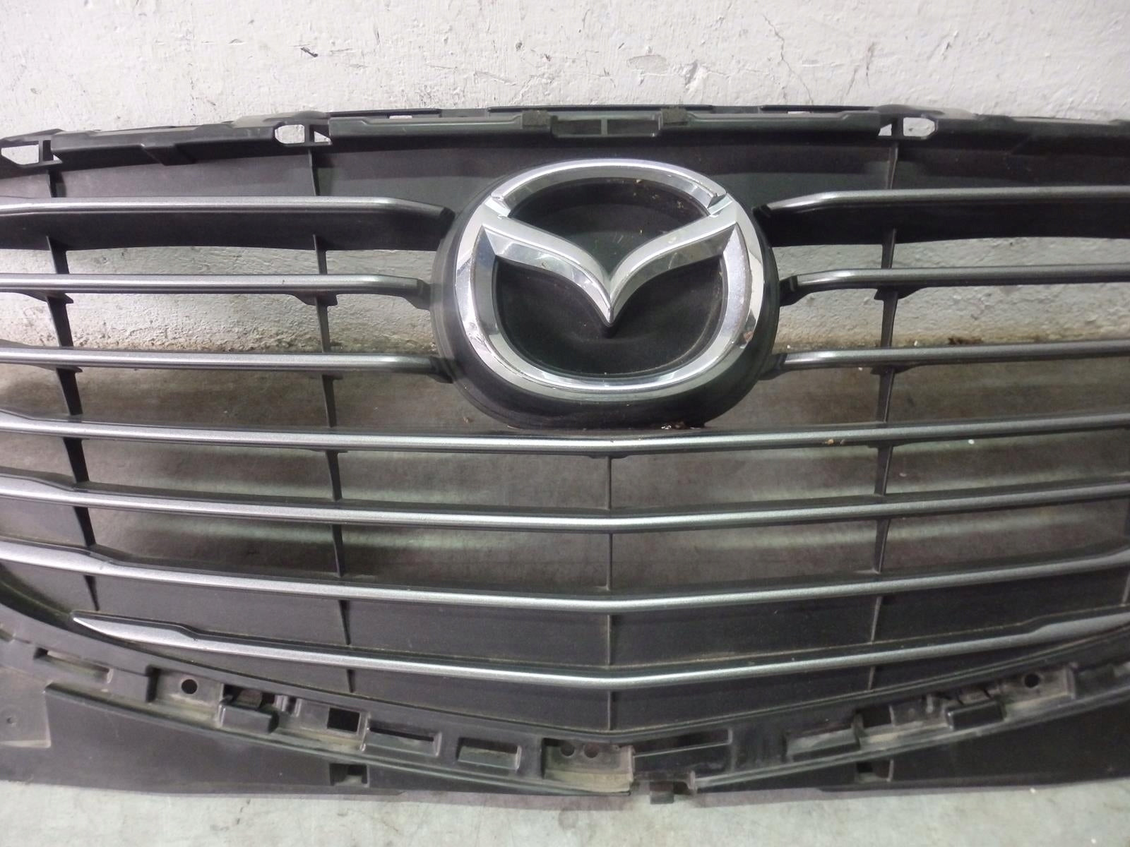 Kühlergrill Mazda 2 FRONTGRILL ILLD10L50 Kühlergitter