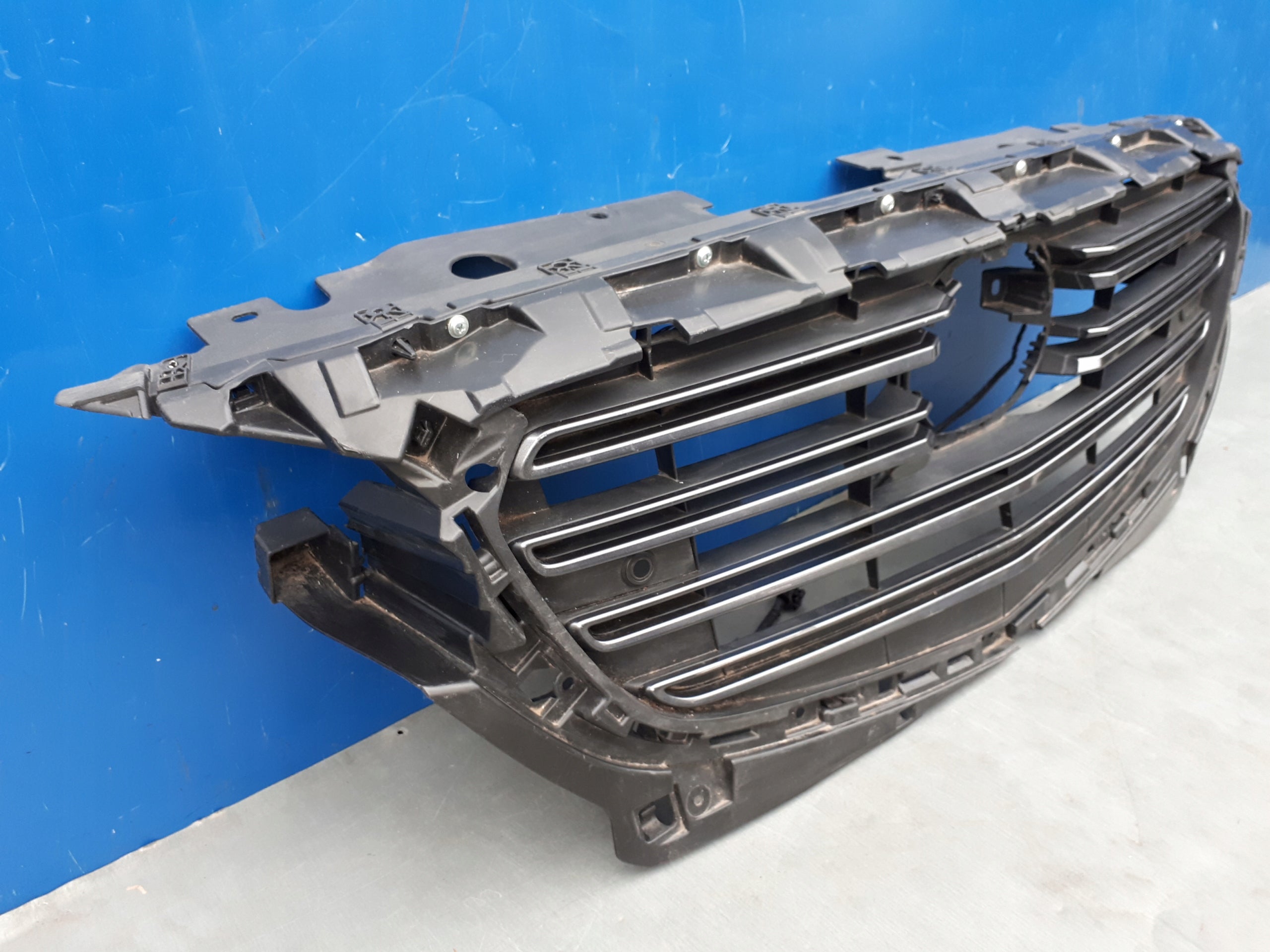 Kühlergrill Mazda 2 FRONTGRILL IFT182018 Kühlergitter