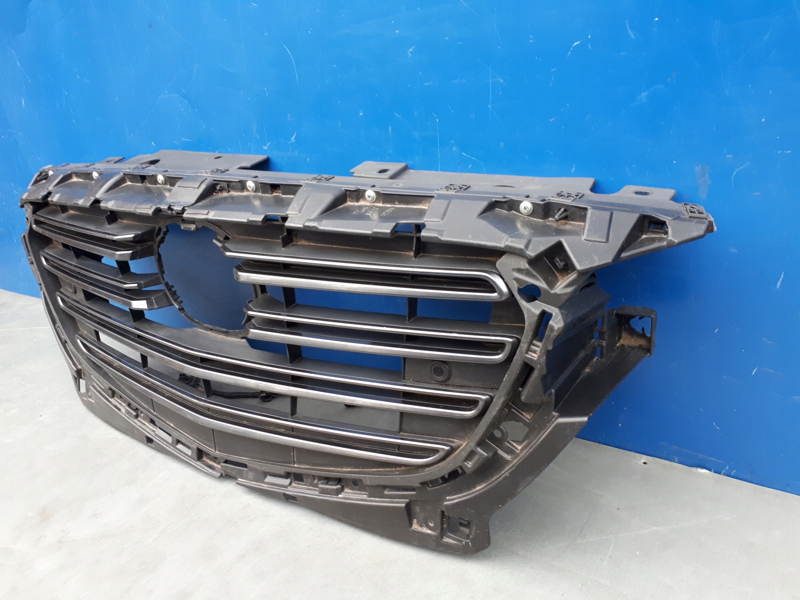 Kühlergrill Mazda 2 FRONTGRILL IFT182018 Kühlergitter