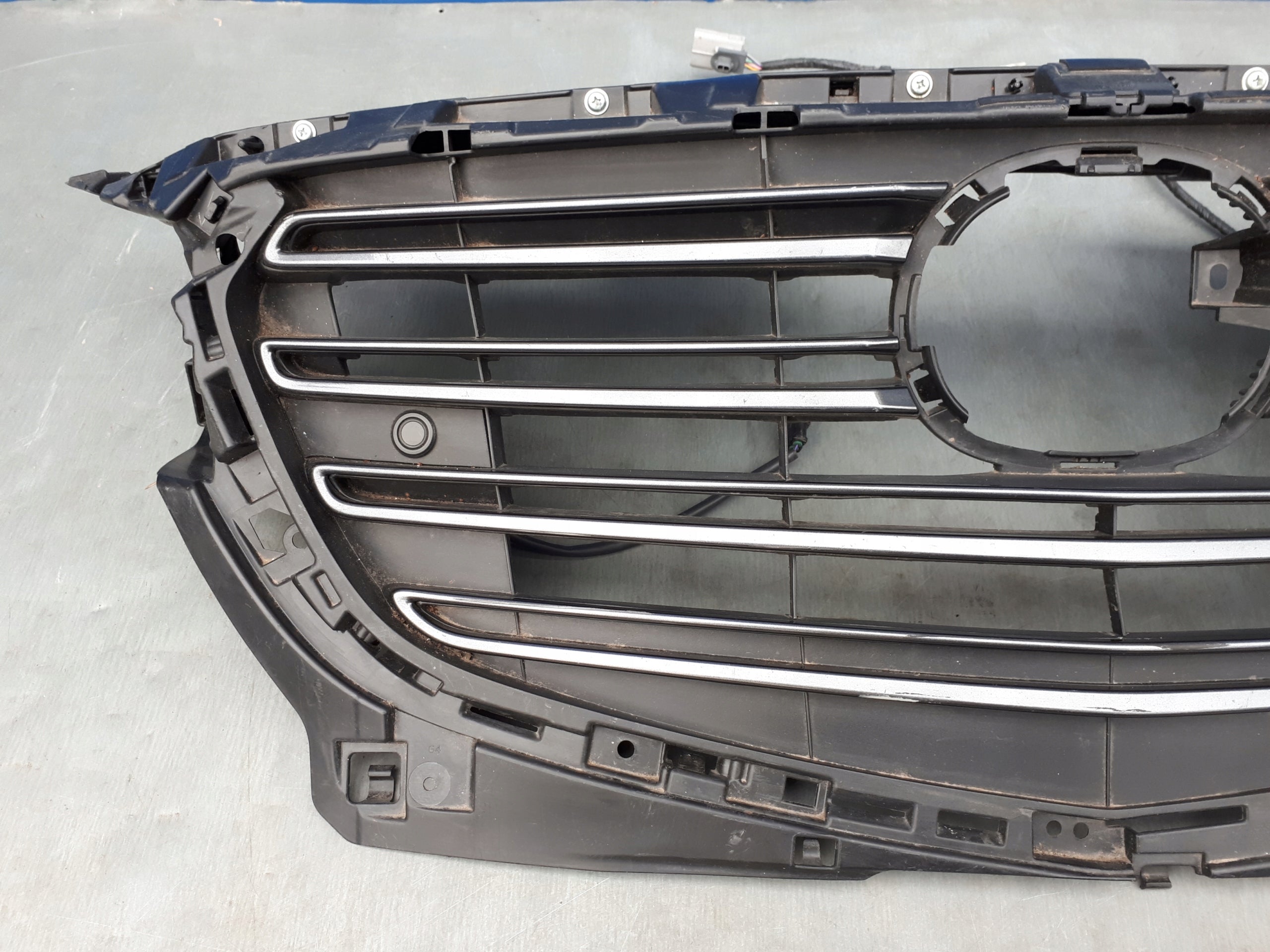 Kühlergrill Mazda 2 FRONTGRILL IFT182018 Kühlergitter