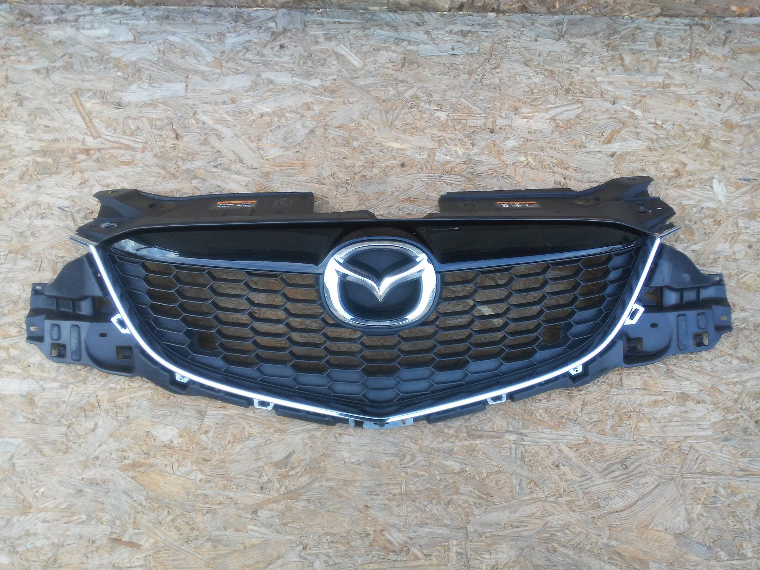 Kühlergrill Mazda 2 FRONTGRILL ftem2013r Kühlergitter