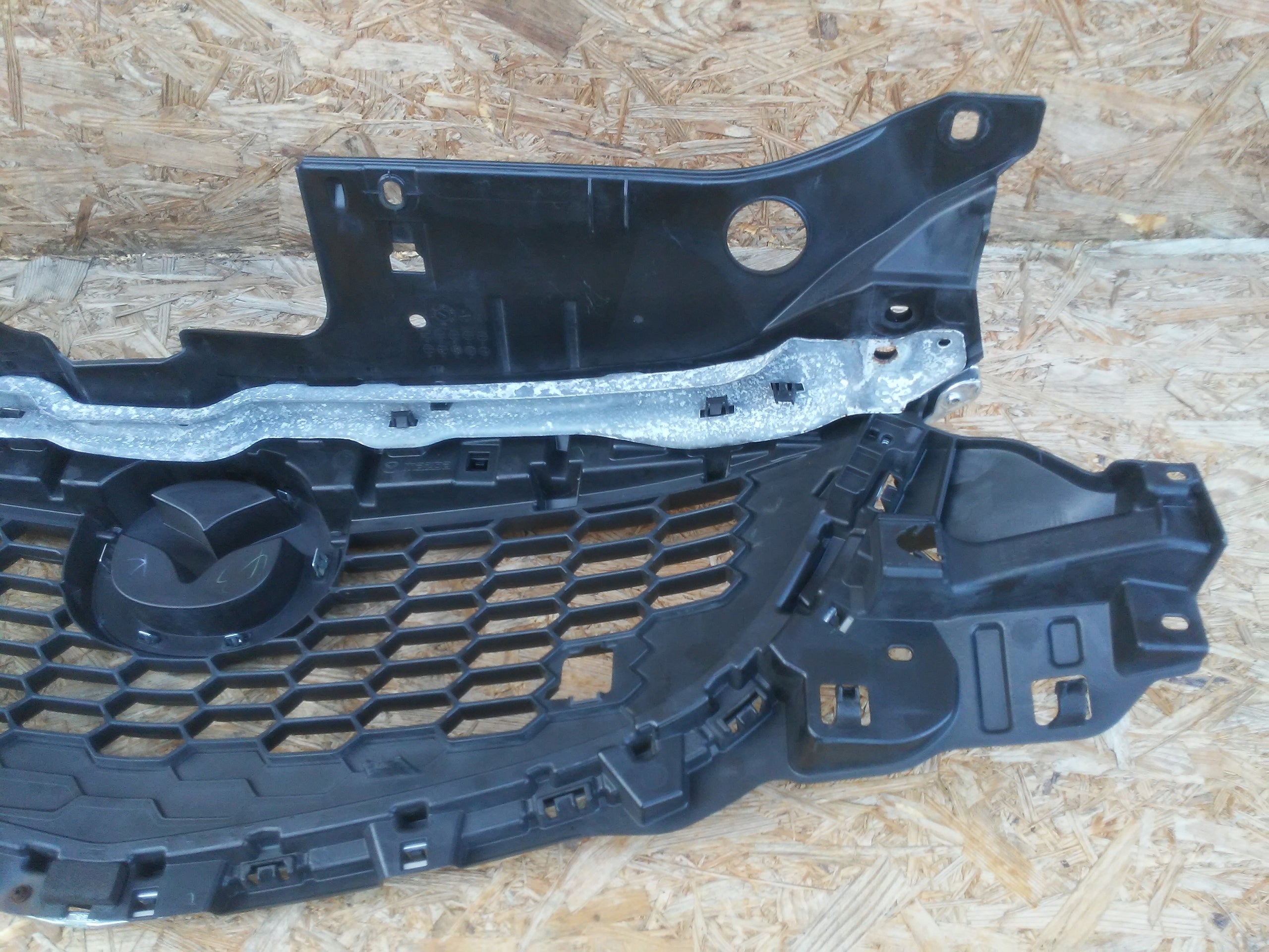 Kühlergrill Mazda 2 FRONTGRILL ftem2013r Kühlergitter