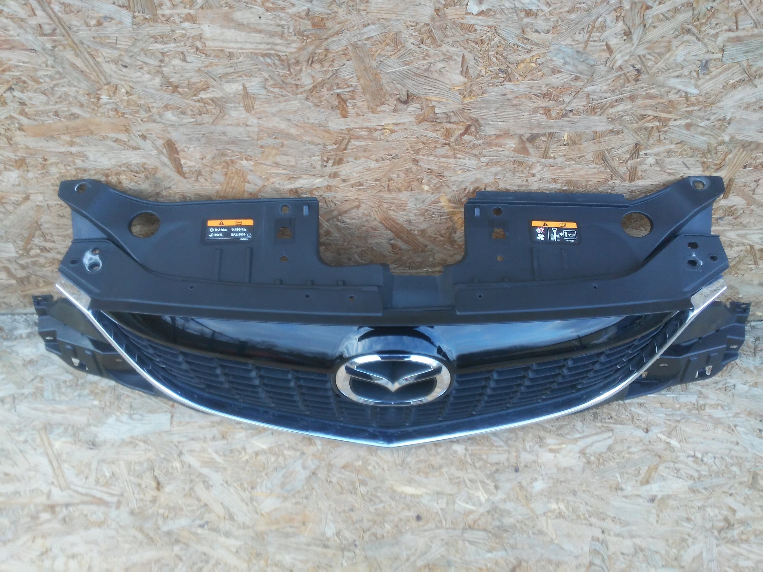 Kühlergrill Mazda 2 FRONTGRILL ftem2013r Kühlergitter