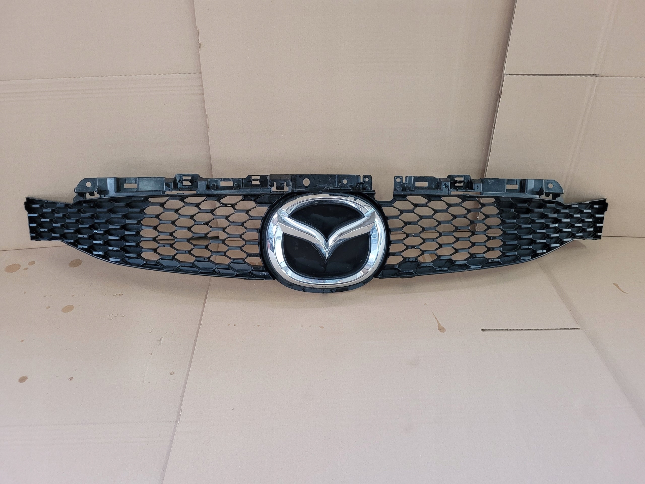 Kühlergrill Mazda 2 FRONTGRILL ÓDDN4E507 Kühlergitter