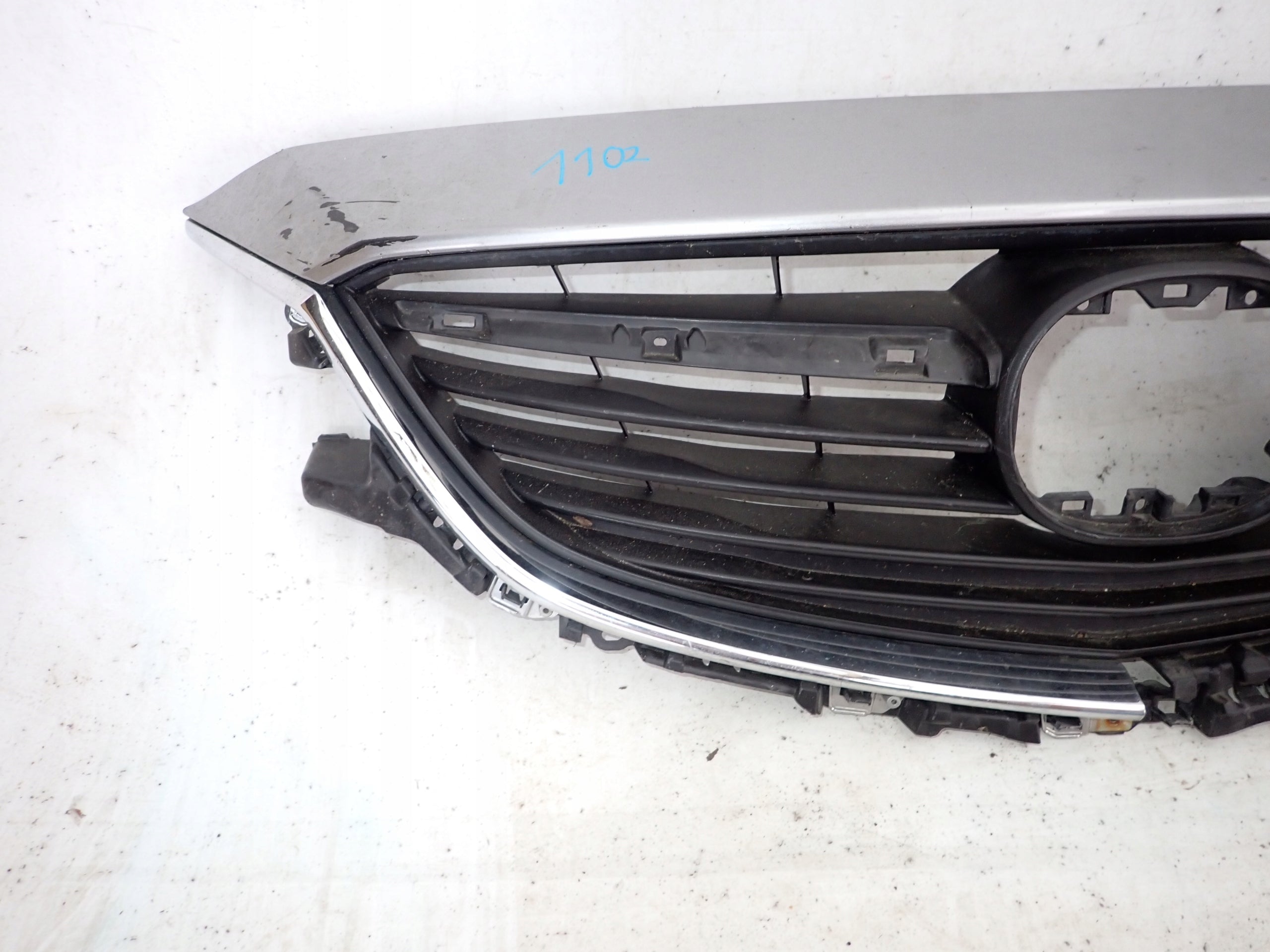 Kühlergrill Mazda 121 GH 6 GJ FRONTGRILL GHP950712 Kühlergitter