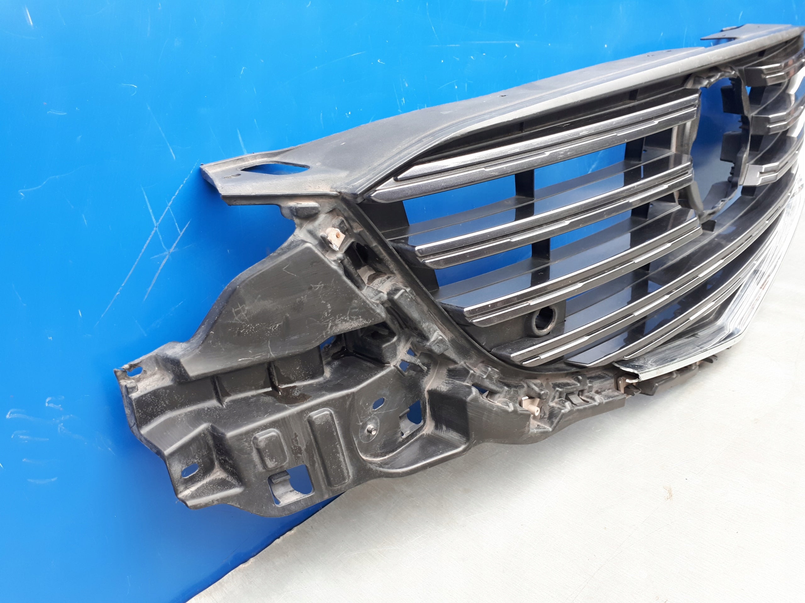 Kühlergrill Mazda 2 FRONTGRILL DACX5CX5L Kühlergitter