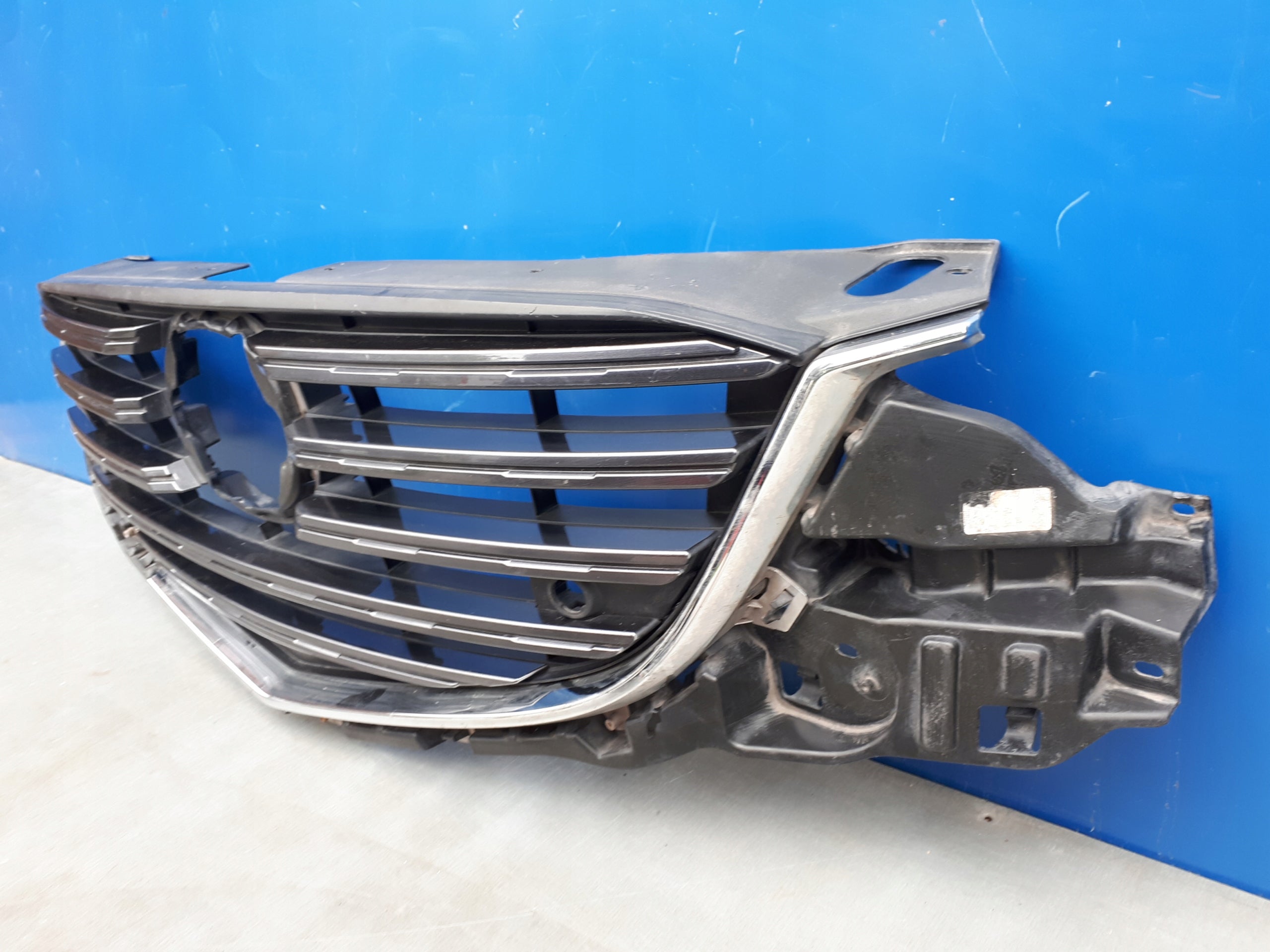 Kühlergrill Mazda 2 FRONTGRILL DACX5CX5L Kühlergitter