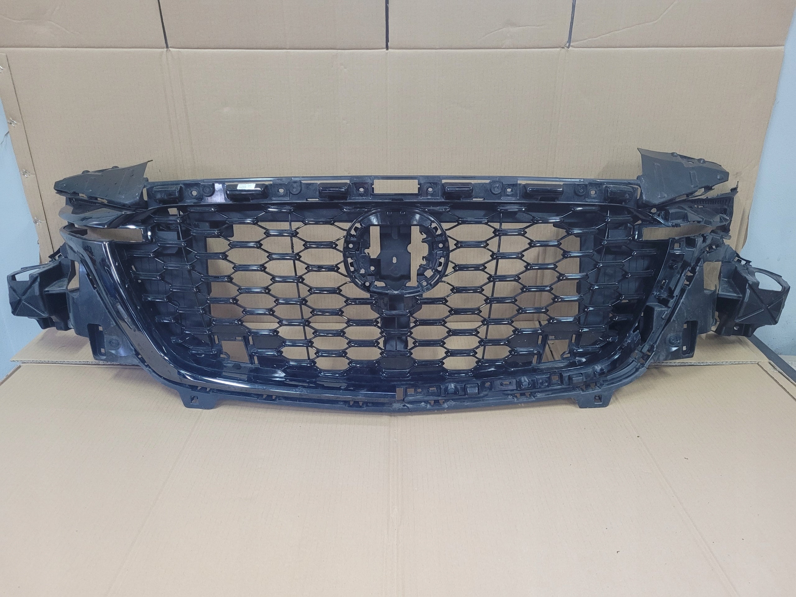 Kühlergrill Mazda 6 FRONTGRILL DACX60CX6 Kühlergitter