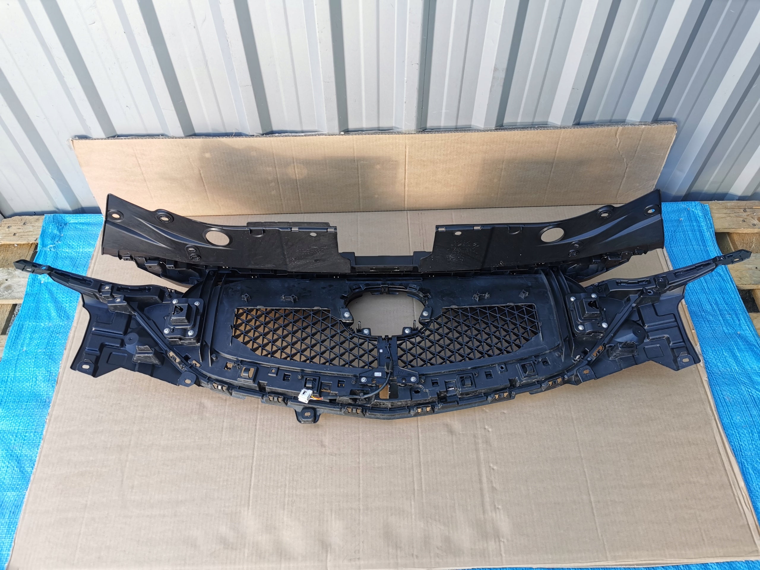 Kühlergrill Mazda II FRONTGRILL KB8B50712 Kühlergitter