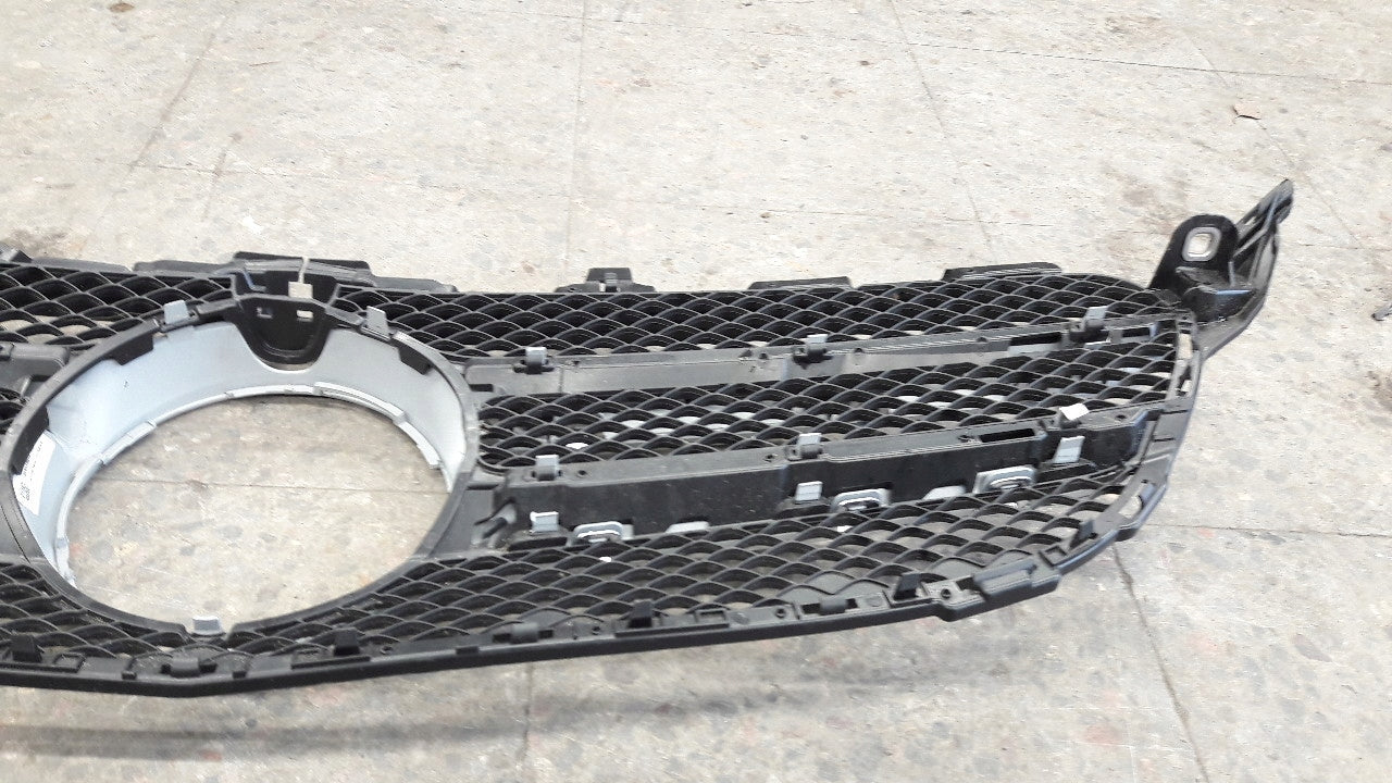 Kühlergrill Mercedes A205 FRONTGRILL A2058800283 Kühlergitter