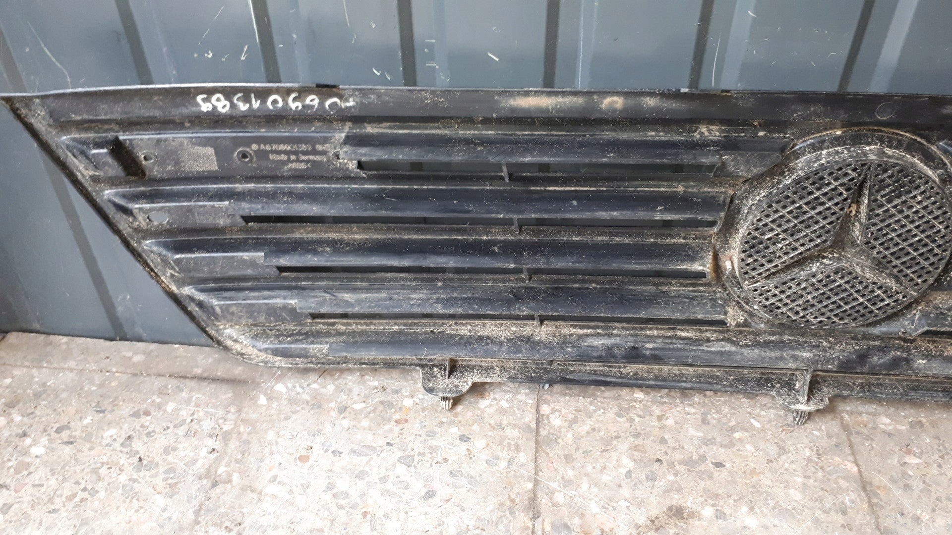 Kühlergrill Mercedes W670 W670 W670 FRONTGRILL A6706901389 Kühlergitter