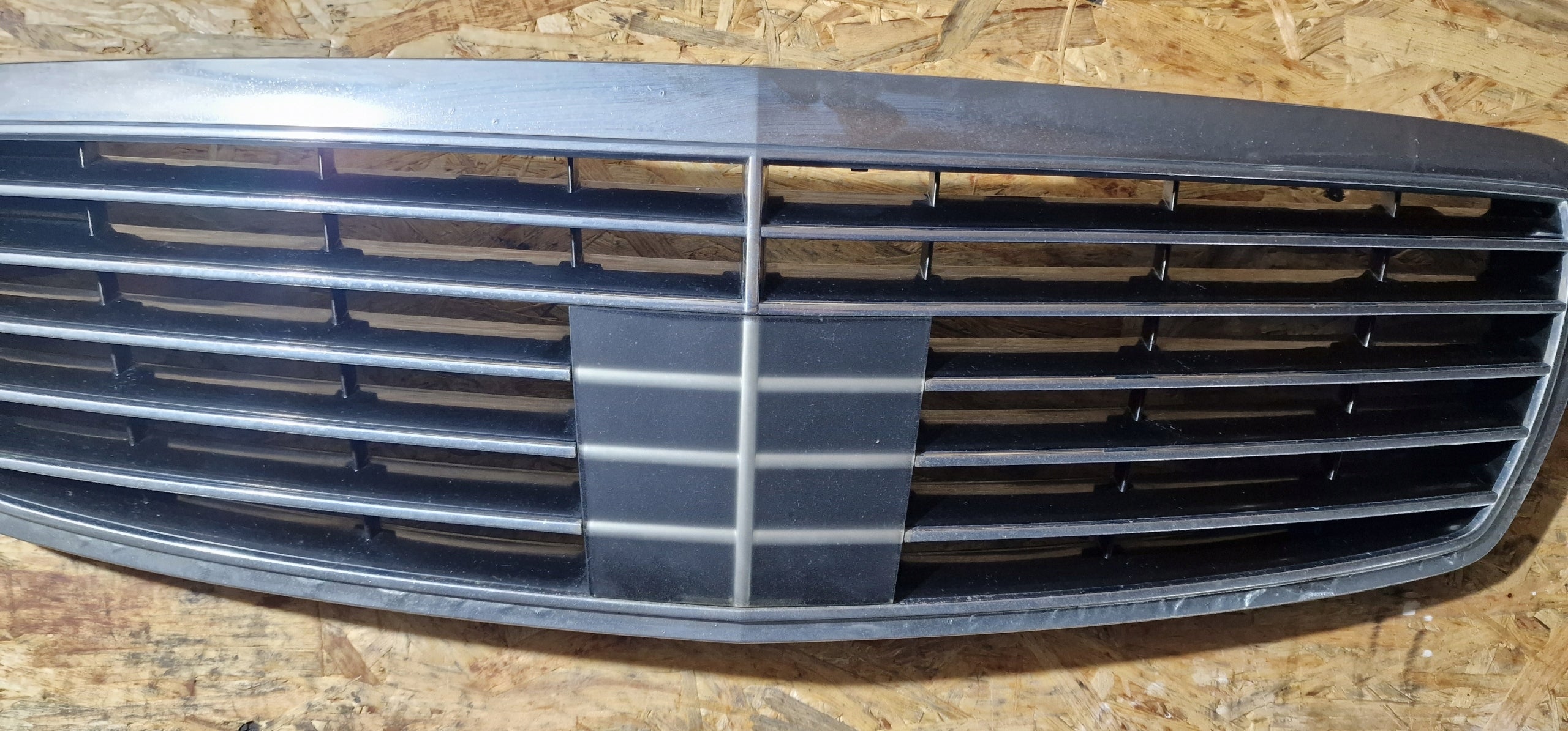 Kühlergrill Mercedes E 211 FRONTGRILL A2118800683 Kühlergitter