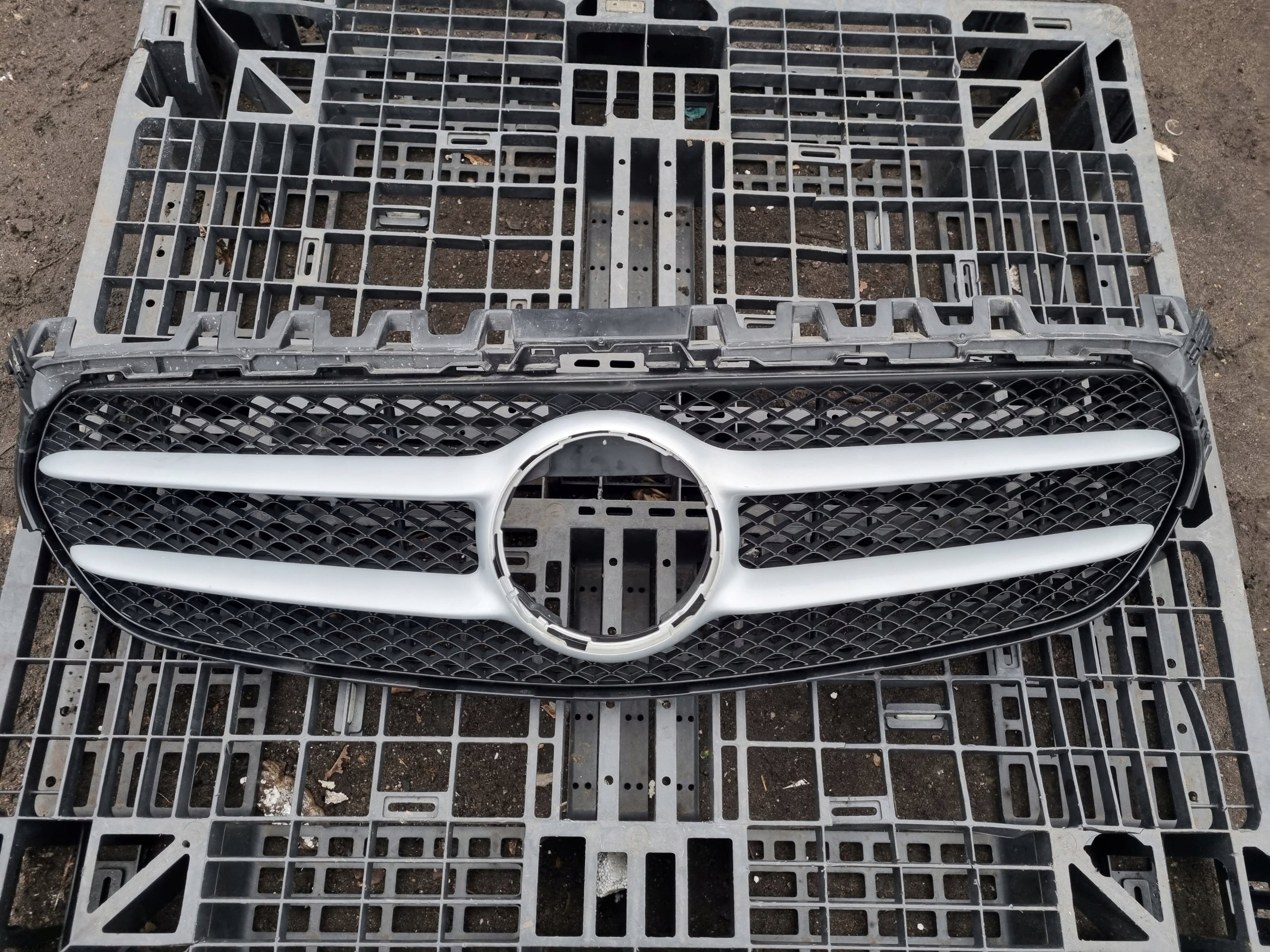 Kühlergrill Mercedes W247 FRONTGRILL A2478881300 Kühlergitter