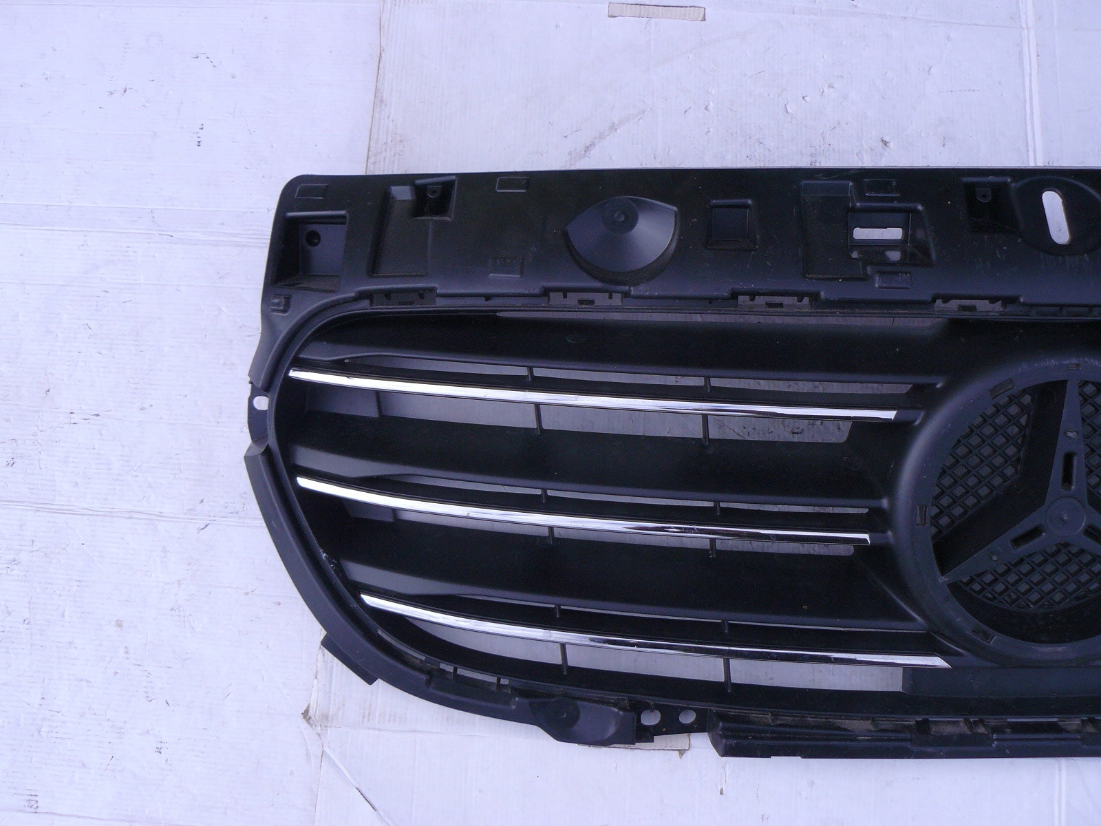 Kühlergrill Mercedes CITAN W420 FRONTGRILL A4205001004 Kühlergitter