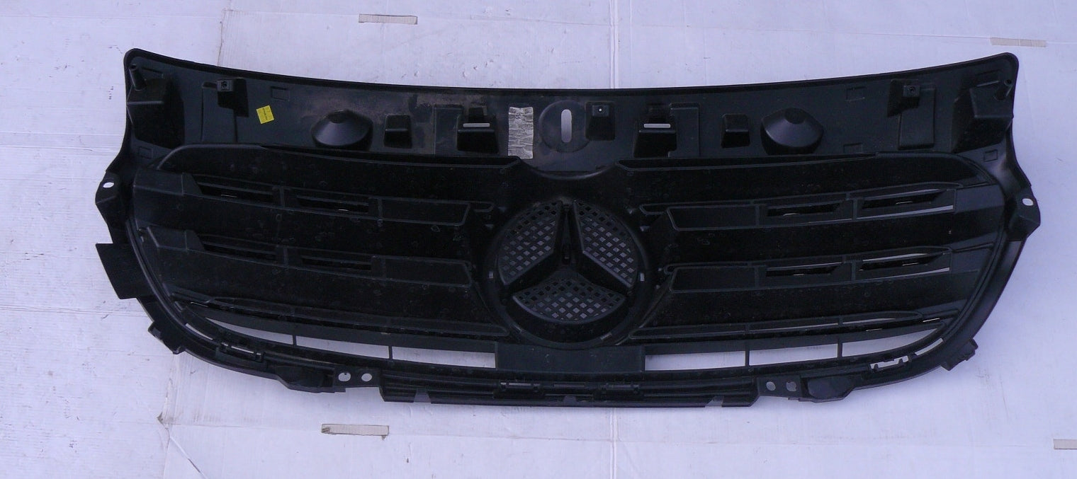 Kühlergrill Mercedes CITAN W420 FRONTGRILL A4205001004 Kühlergitter