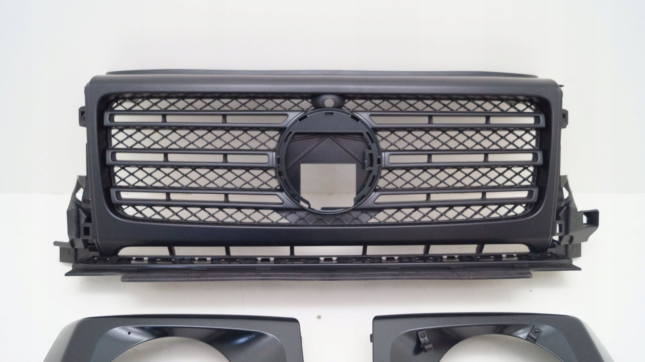 Kühlergrill Mercedes W463 FRONTGRILL A4638880400 Kühlergitter