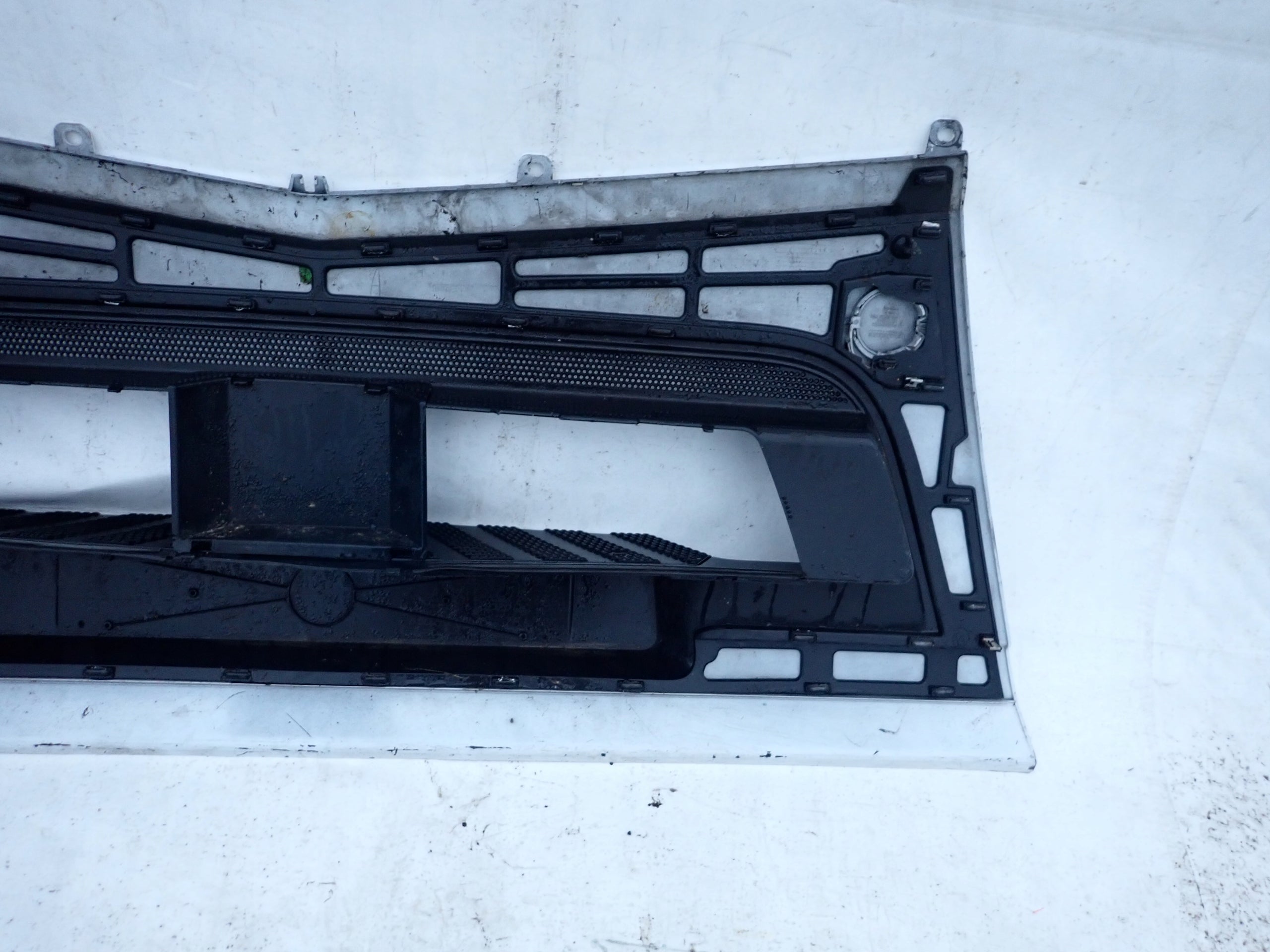 Kühlergrill Mercedes W960 FRONTGRILL A9608856401 Kühlergitter