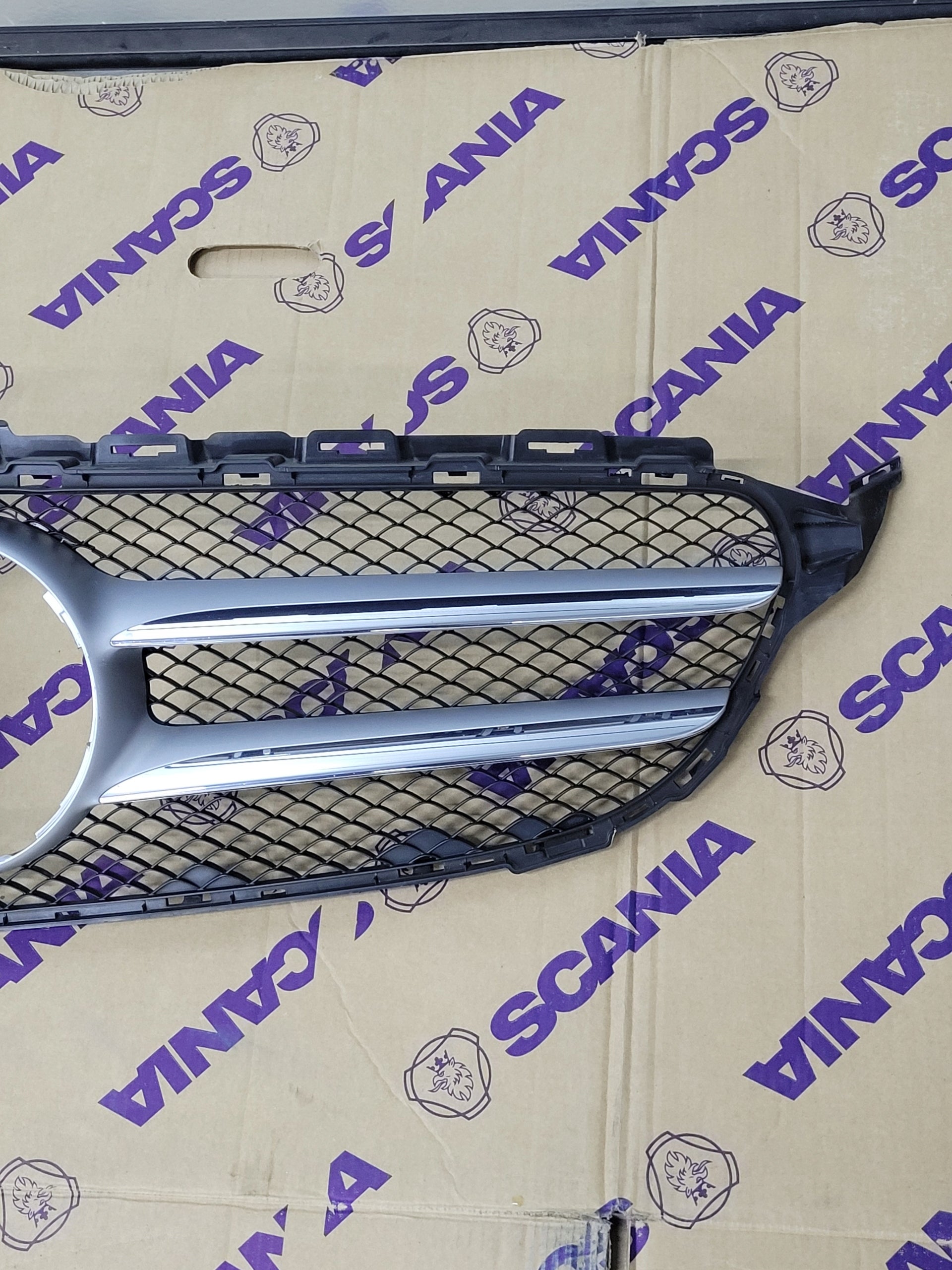 Kühlergrill Mercedes A205 FRONTGRILL A2058800183 Kühlergitter