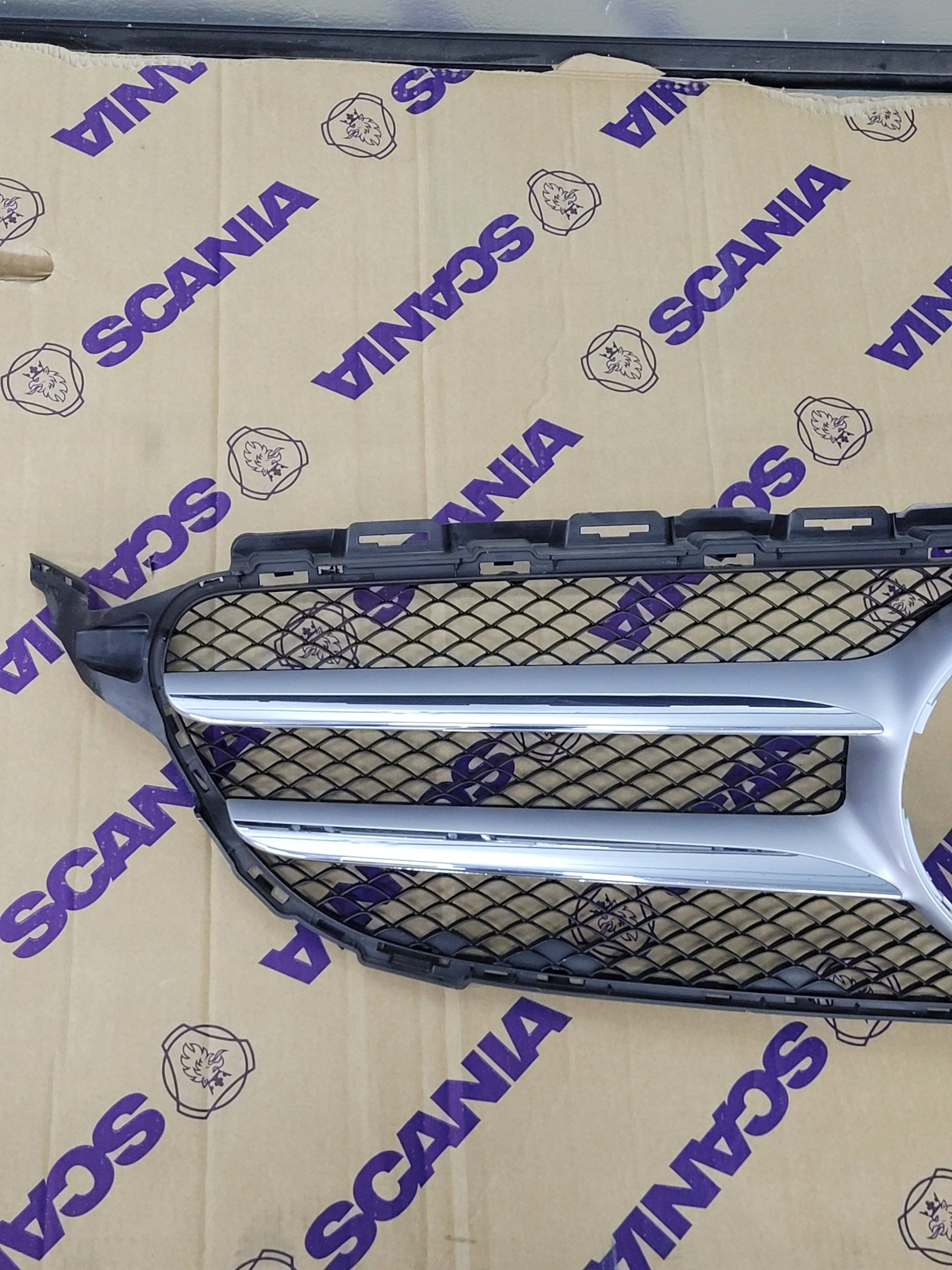 Kühlergrill Mercedes A205 FRONTGRILL A2058800183 Kühlergitter