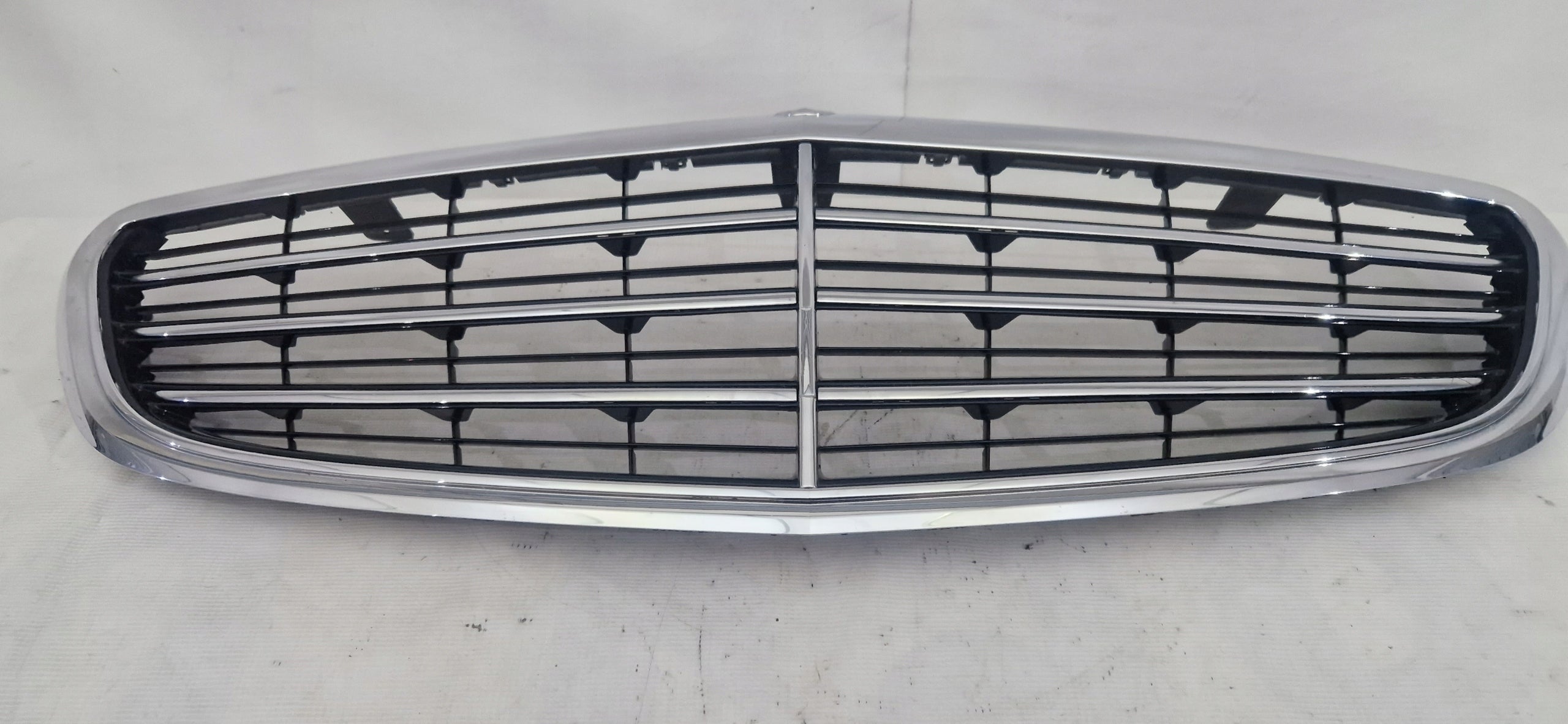 Kühlergrill Mercedes A205 FRONTGRILL A2058802683 Kühlergitter