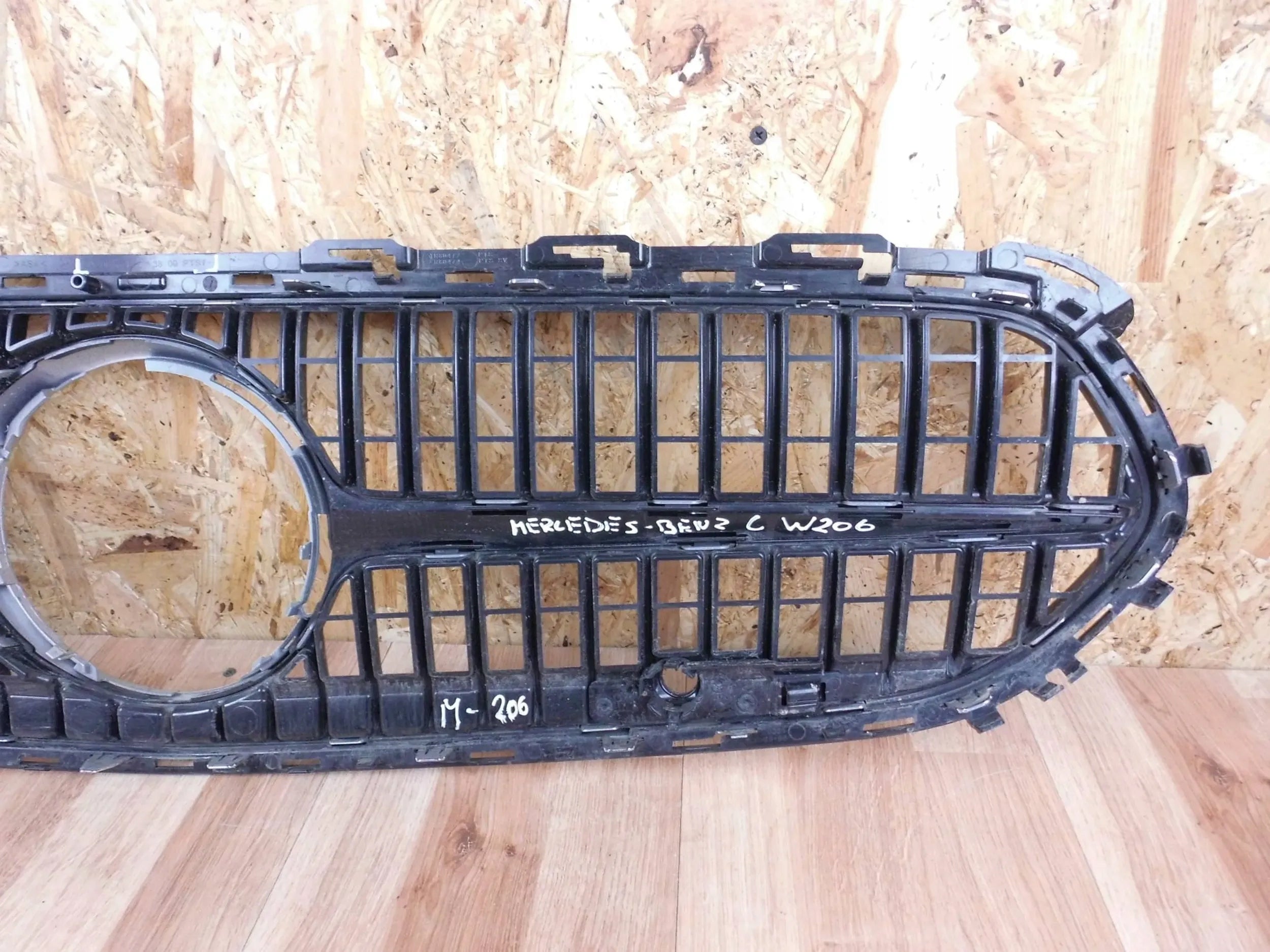 Kühlergrill Mercedes A206 FRONTGRILL A2068883800 Kühlergitter